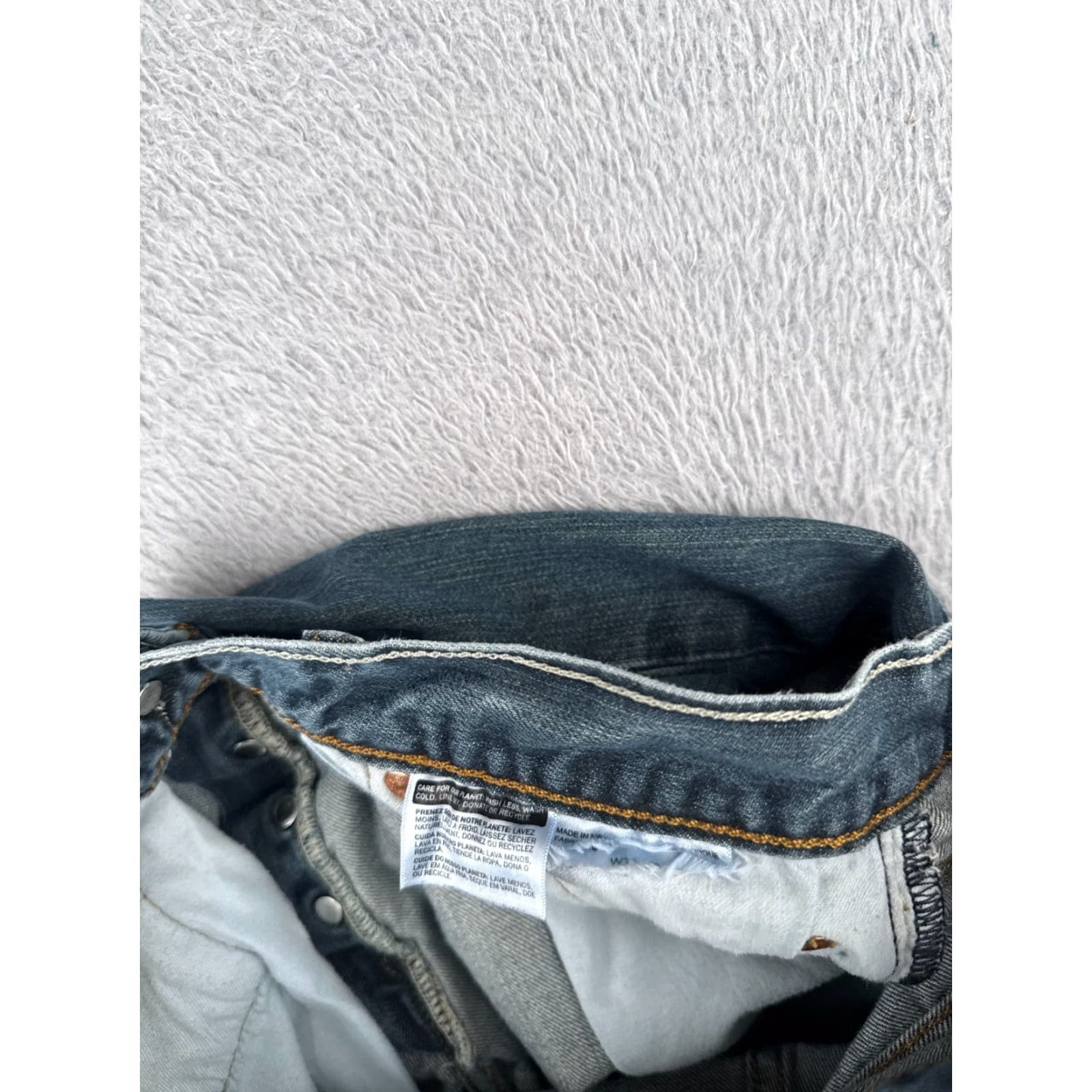 Levi's Levi's Women's Shorts 28 Denim Mid Rise Cut-Off Cotton Blend Casual Summer 90s Style Blue Womens Size 28" / US 6 / IT 42 - 7 Thumbnail