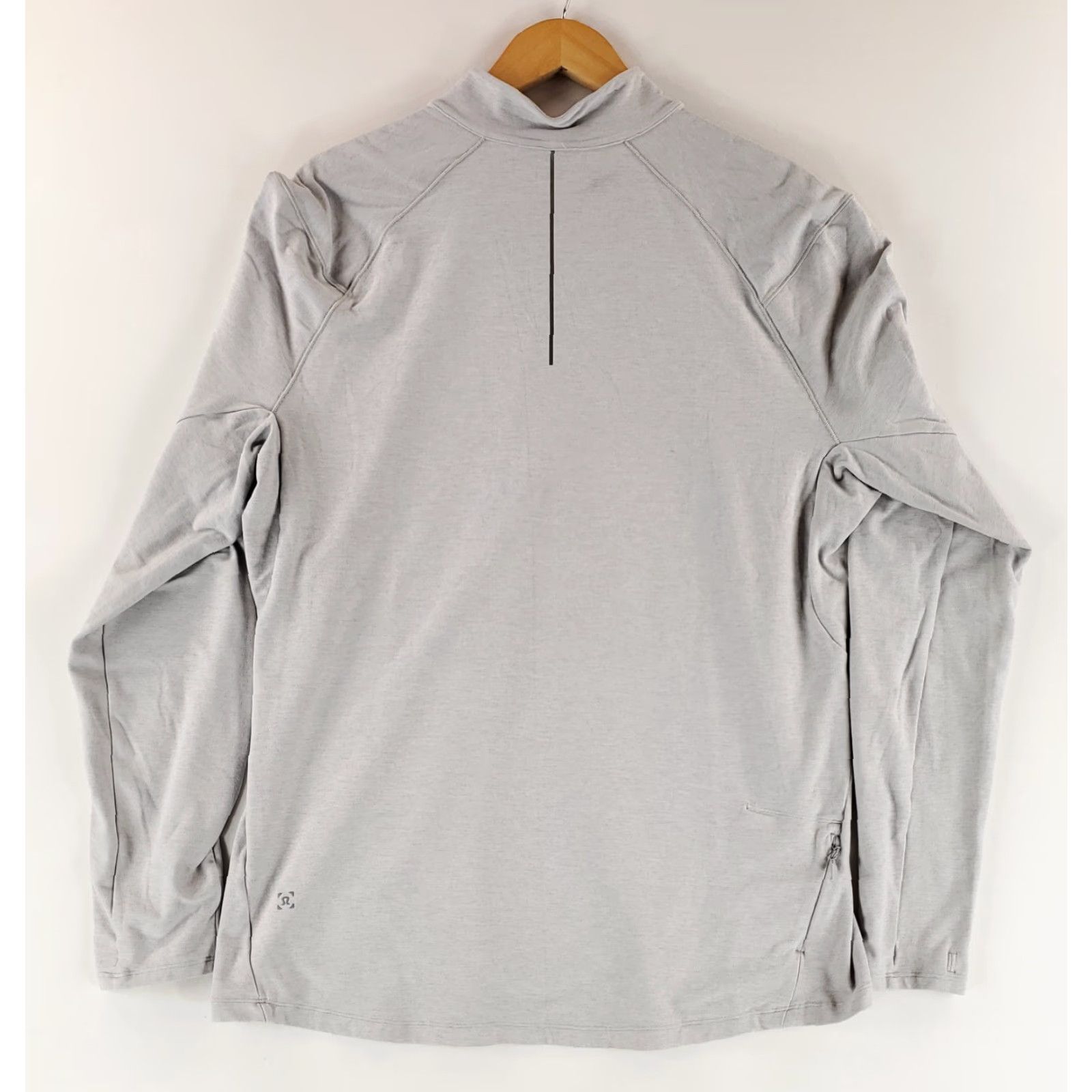 Lululemon Lululemon 1/4 Zip Pullover Long Sleeve Gray Mens XL Size US XL / EU 56 / 4 - 3 Thumbnail