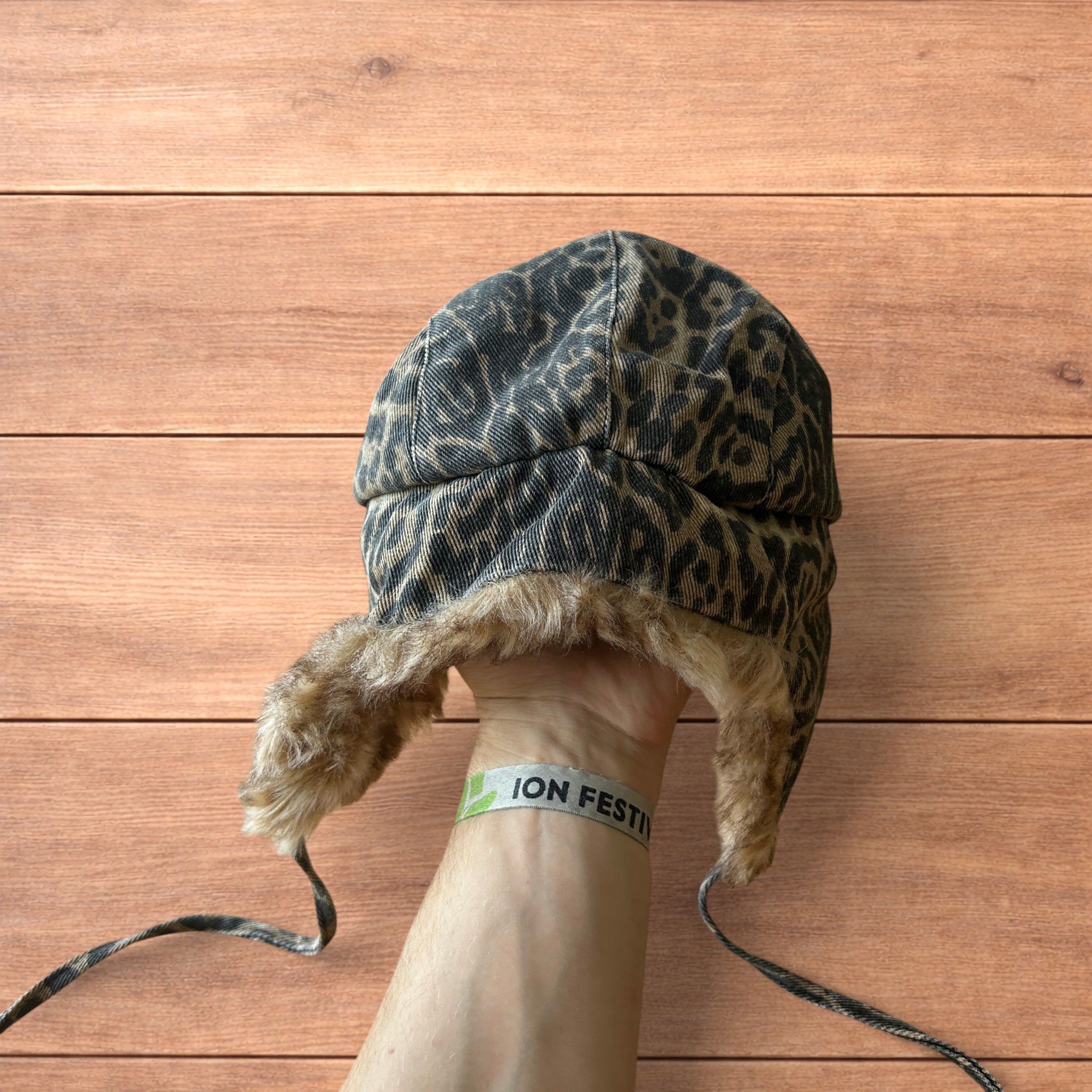 Japanese Brand Vintage style trapper Russian ear flap hat in leopard print. Size ONE SIZE - 6 Thumbnail
