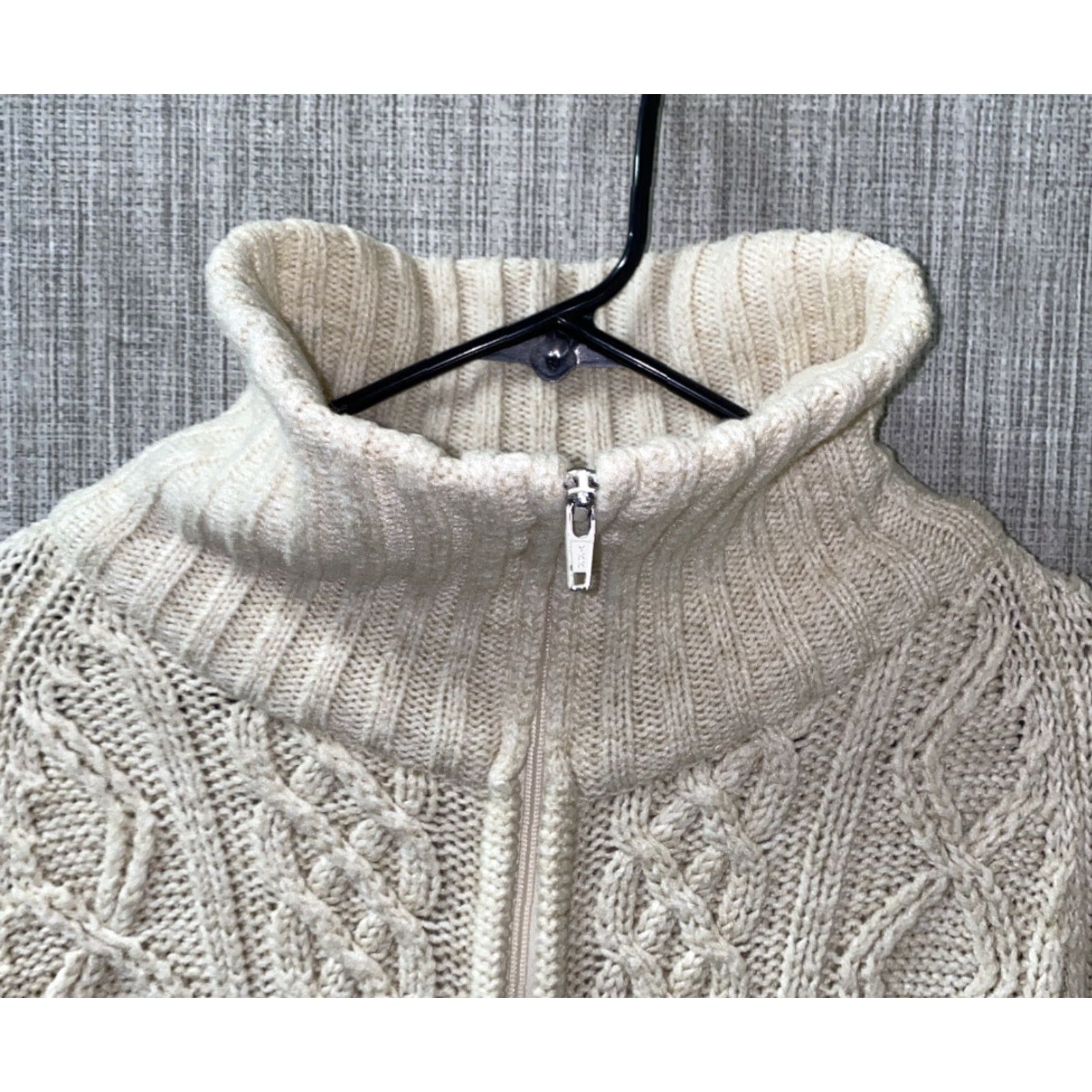 Vintage VINTAGE Bullums Mens Beige Acrylic Cable-Knit Full Zip Sweater M Full Zip Beige Mens Size M Bullums Sweater Size US M / EU 48-50 / 2 - 3 Thumbnail