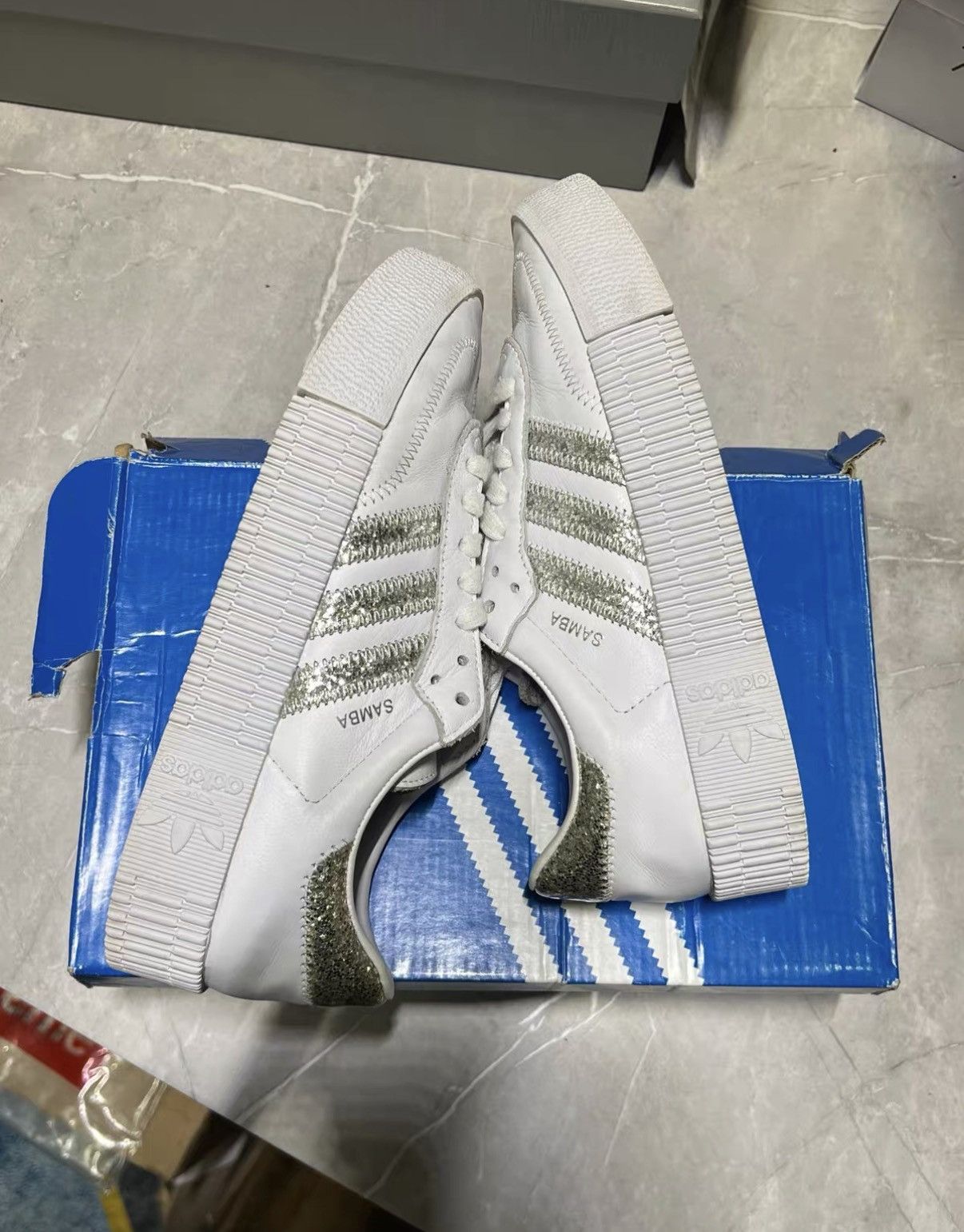 Adidas Adidas Samba Silver & White J42 Size US 7 / IT 37 - 1 Thumbnail