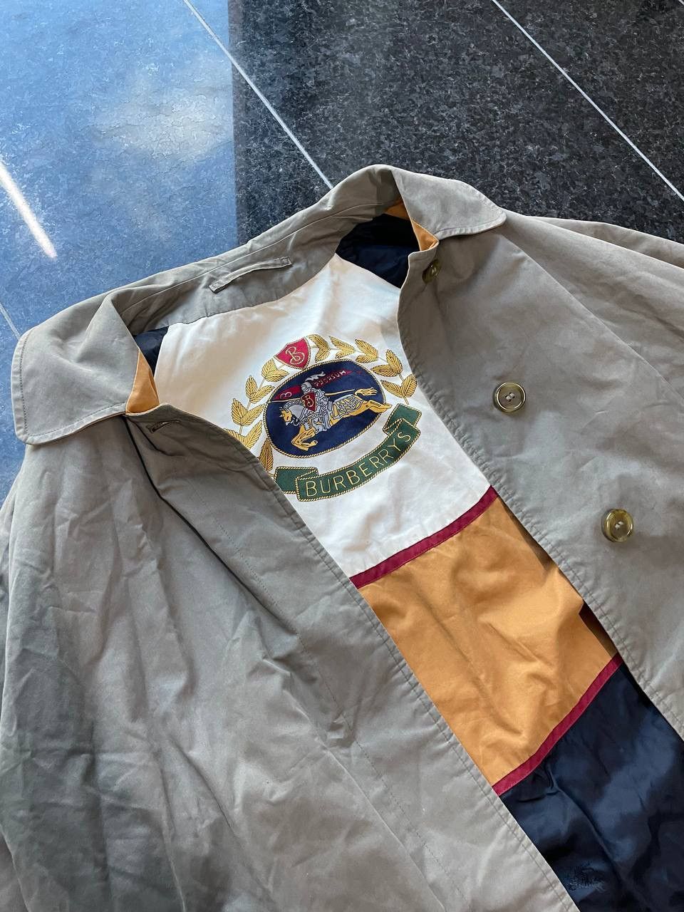 Burberry Burberry trench coat jacket Size US M / EU 48-50 / 2 - 1 Thumbnail