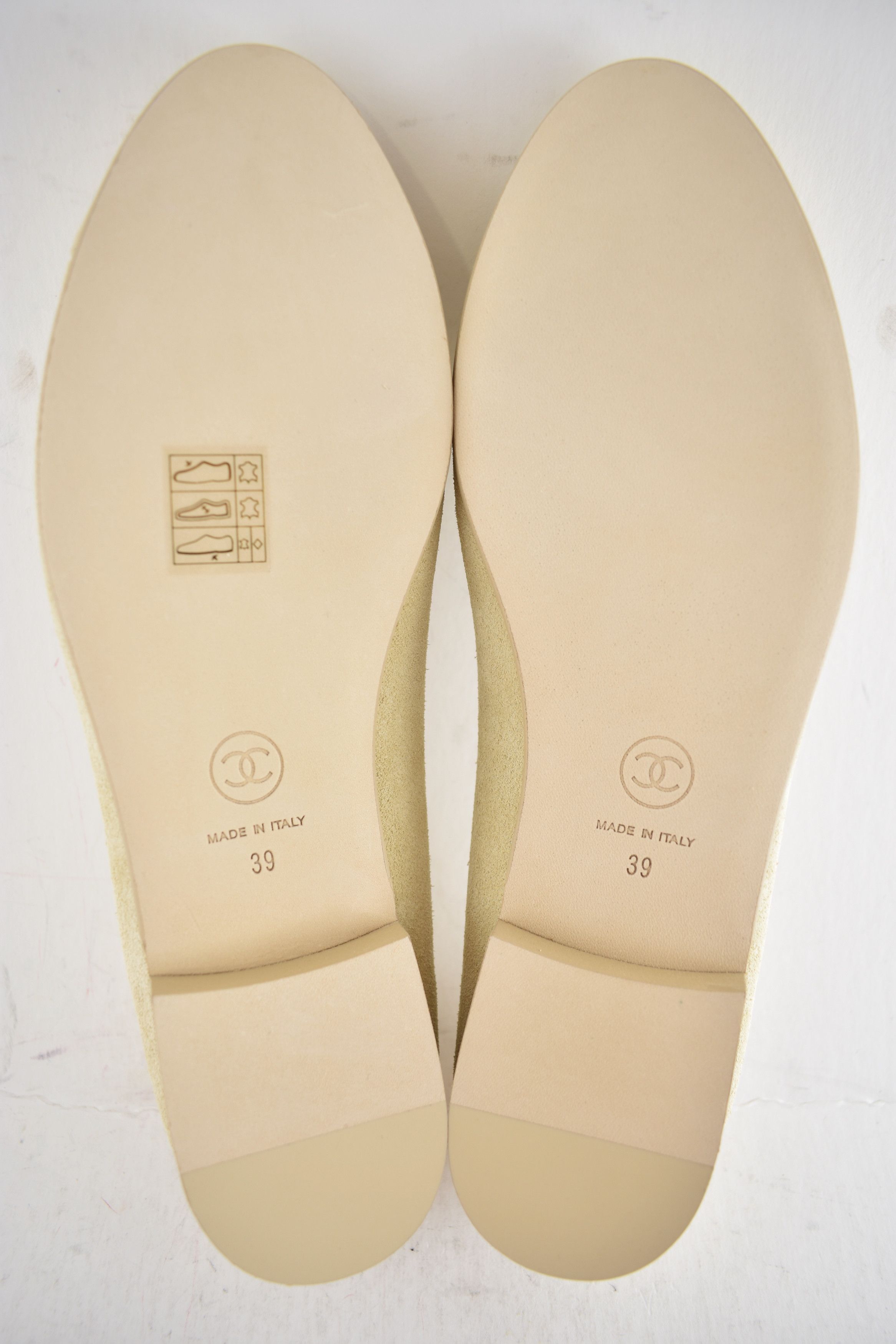 Chanel 26A Suede Patent CC Logo Bow Tie Ballet Ballerina Flat 39 Size US 9 / IT 39 - 18 Thumbnail