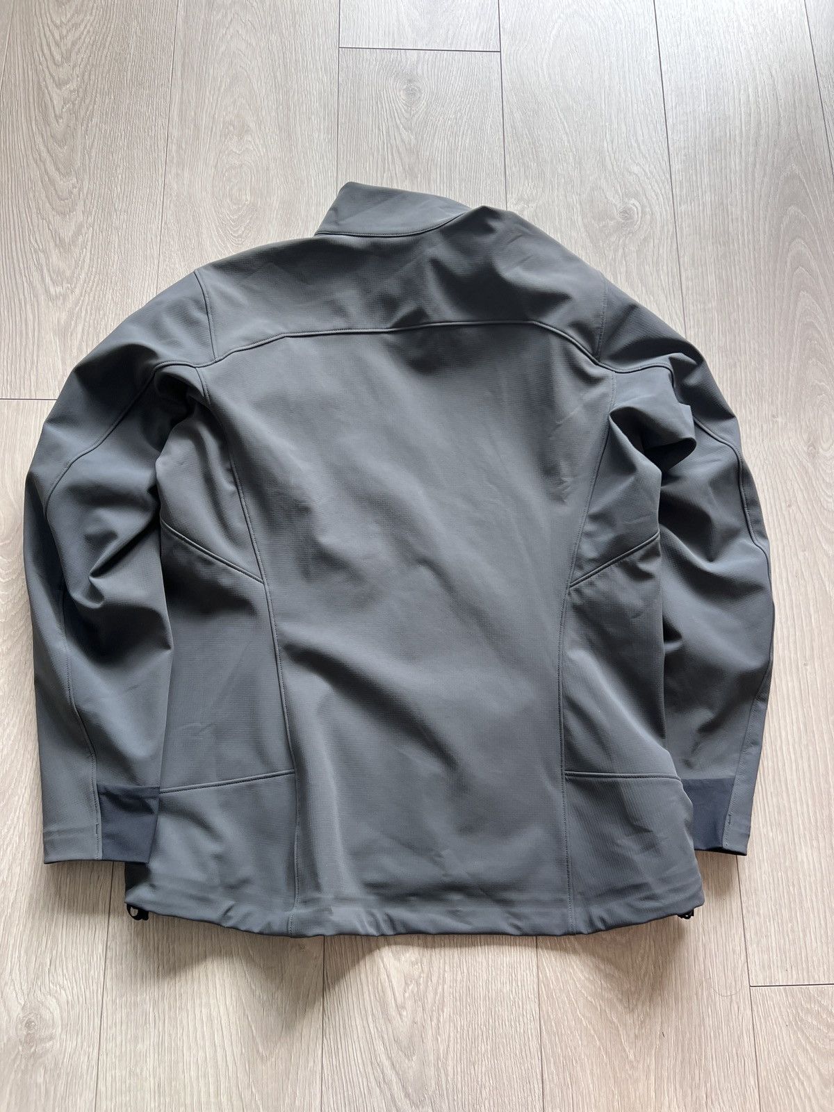 Other Arc’teryx Epsilon LT women’s Jacket All Weather Corporate Size L / US 10 / IT 46 - 3 Thumbnail