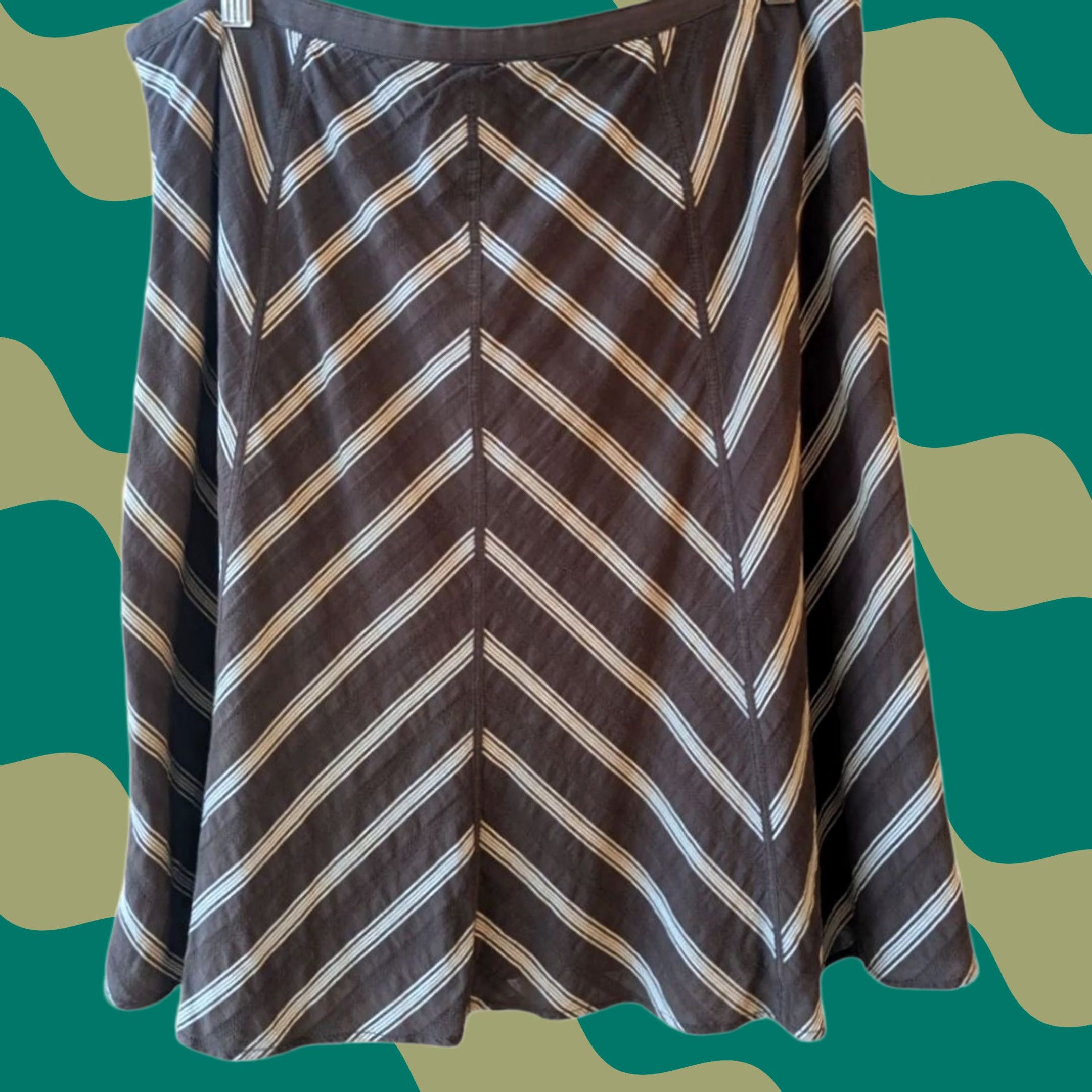 Ann Taylor VINTAGE? Ann Taylor Brown & White Chevron Pattern Aline Skirt Women Size 12 Office Casual Size 34" / US 12 / IT 48 - 1 Thumbnail