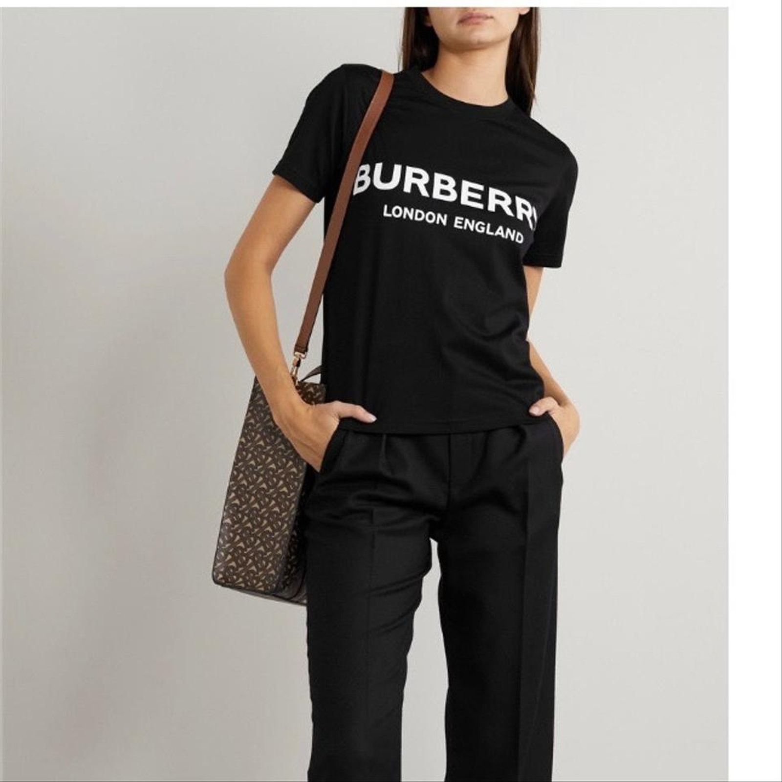 Burberry BURBERRY logo printed tee shirt M Size M / US 6-8 / IT 42-44 - 2 Thumbnail