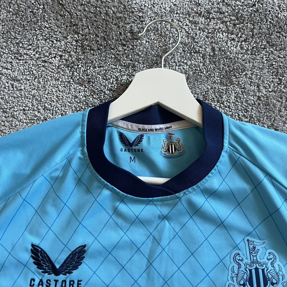 Other Newcastle United 2021/2022 Soccer Jersey Hype Size US M / EU 48-50 / 2 - 4 Thumbnail