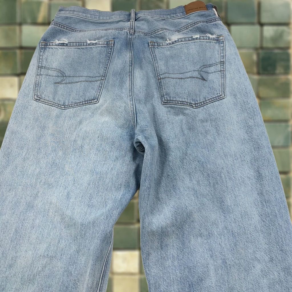 American Eagle Outfitters VINTAGE American Eagle Baggy Jean 12 Short Denim High Rise Distressed 30W 28L Womens Jeans Size 34" / US 12 / IT 48 - 1 Thumbnail