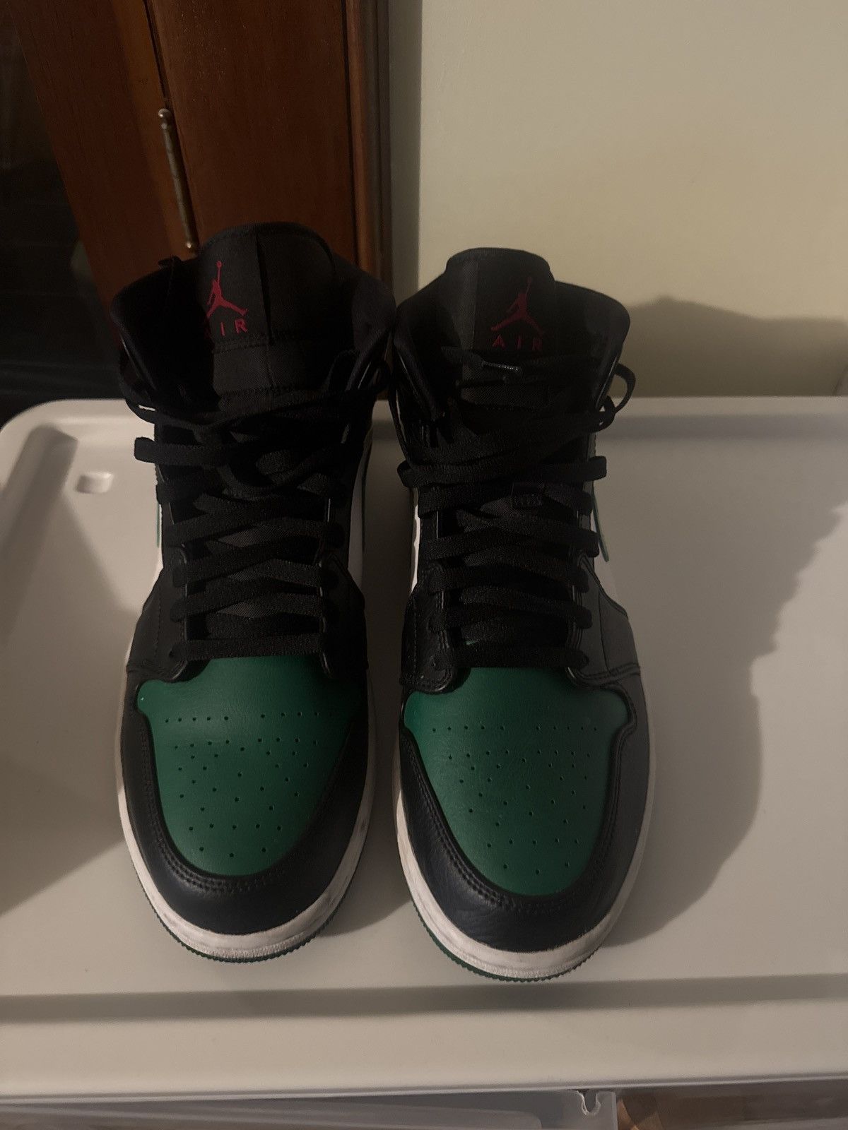 Jordan Brand Air Jordan 1 Mid Size US 13 / EU 46 - 5 Thumbnail