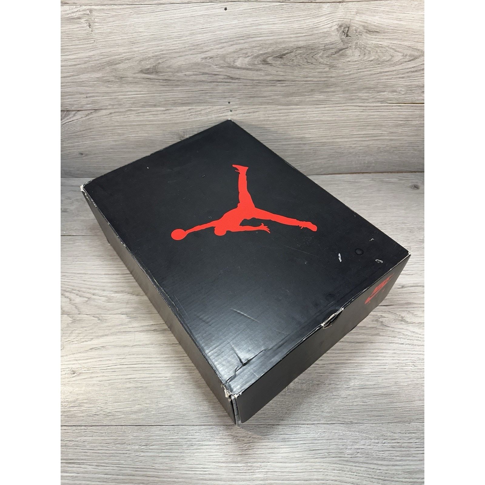 Jordan Brand Air Jordan 5 Retro Grape 2025 - Size 12 Size US 12 / EU 45 - 9 Thumbnail