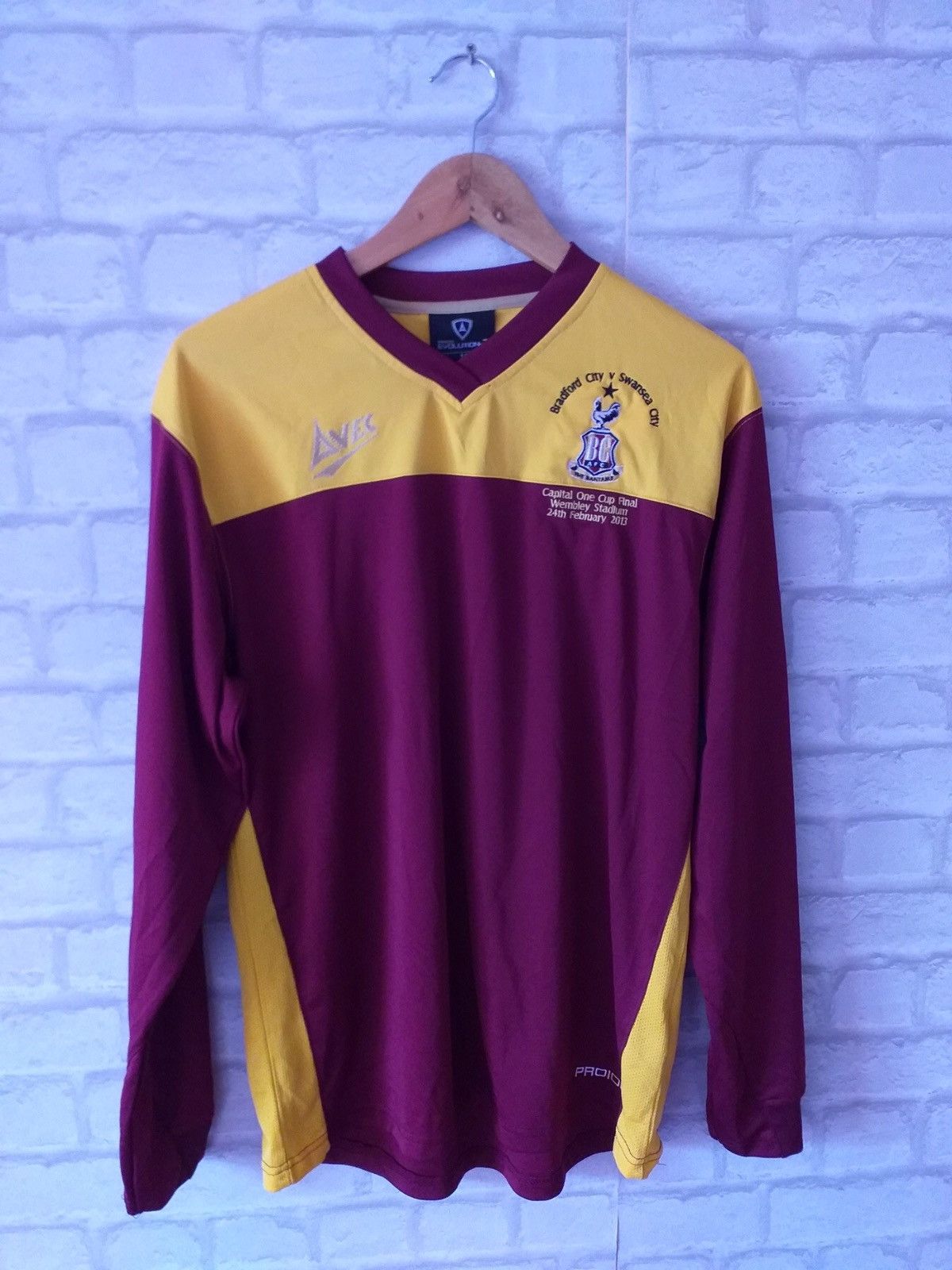 Vintage Jersey Bradford City vs Swansea City Cup Final Wembley 2013 Size US M / EU 48-50 / 2 - 1 Thumbnail