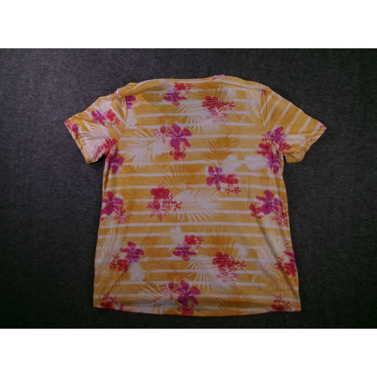Vintage St Johns Bay Active Top Womens XL Floral V Neck Short Sleeve Drawstring Yellow T-Shirt Size XL / US 12-14 / IT 48-50 - 7 Thumbnail