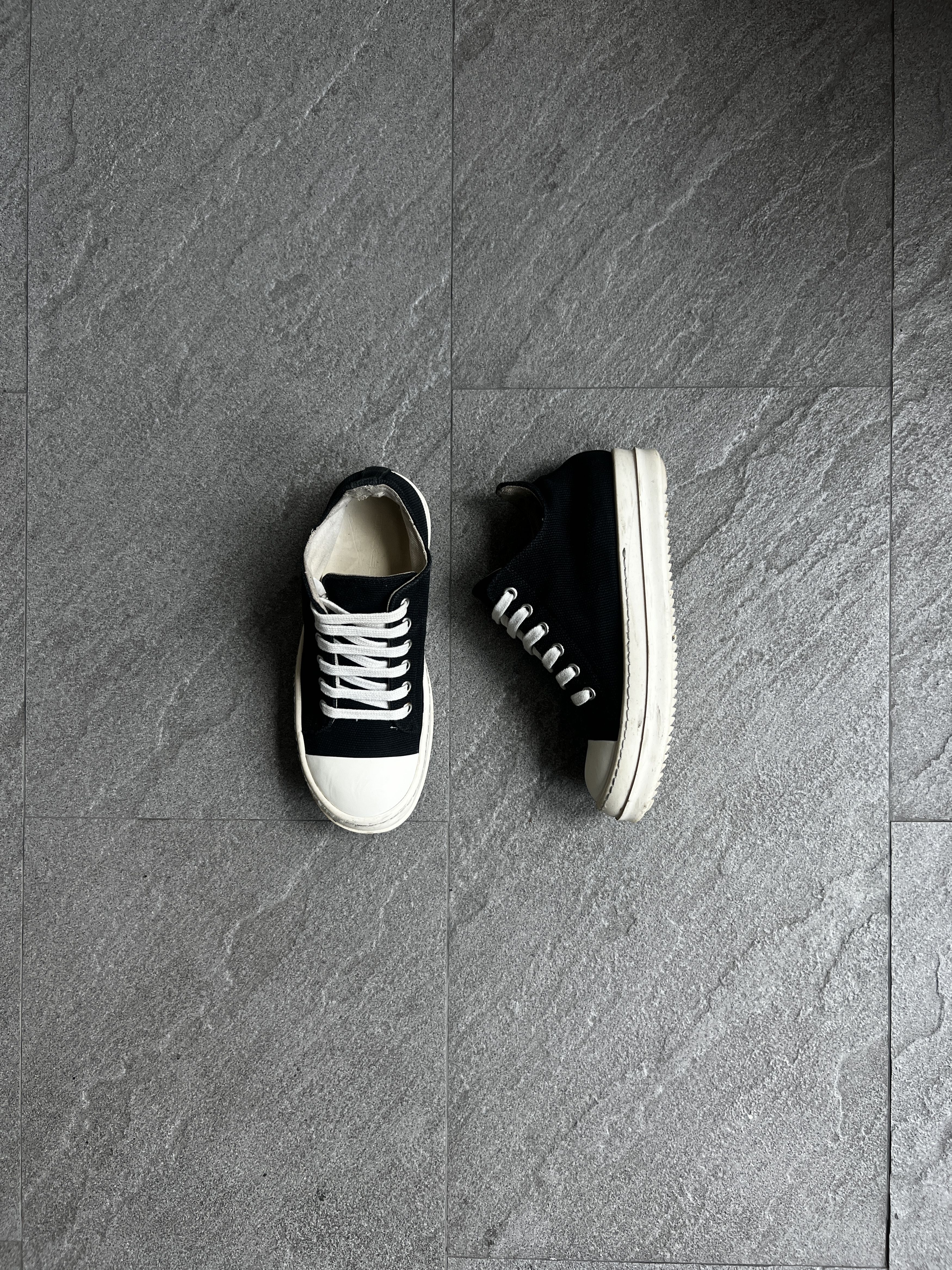 Rick Owens Drkshdw *Smallest Rare* Rick Owens DRKSHDW Canvas Low Sneakers EU35 Size US 5 / IT 35 - 1 Thumbnail