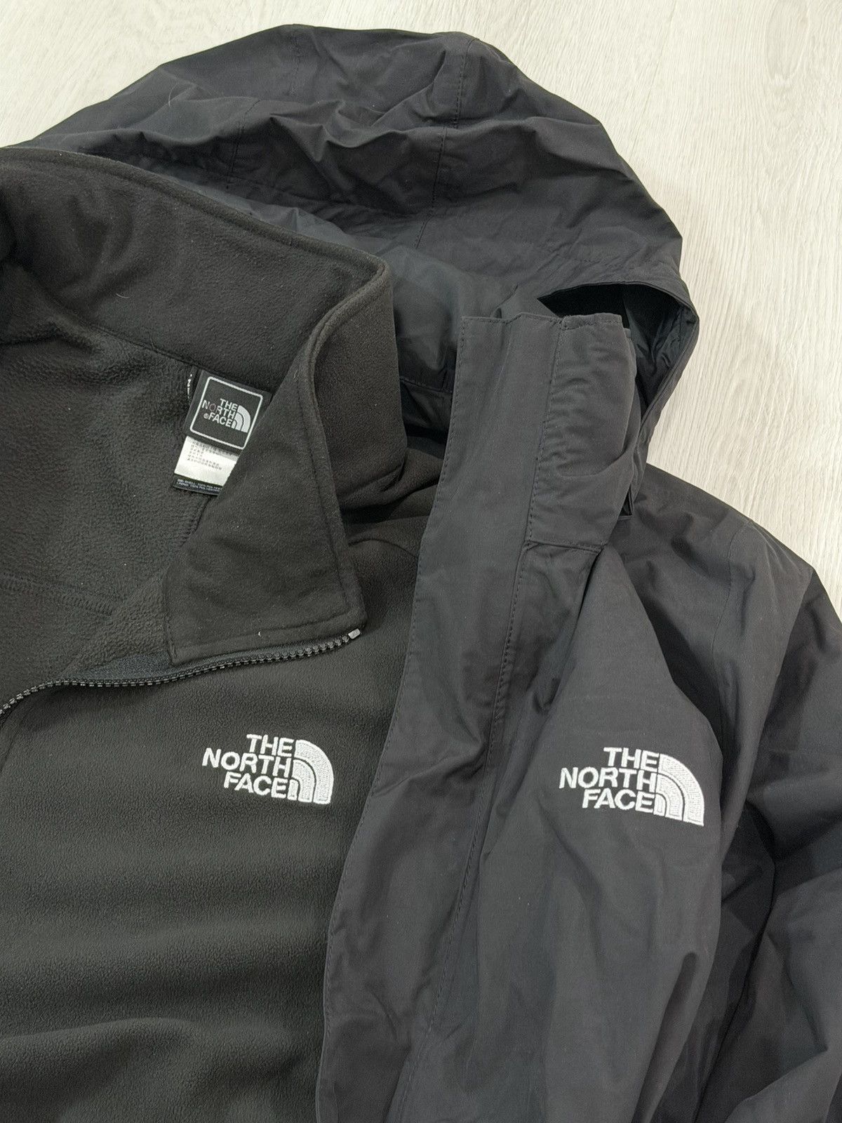 The North Face The North Face HyVent 2 in 1 Mountain Jacket Packable Hood L Size US L / EU 52-54 / 3 - 8 Thumbnail