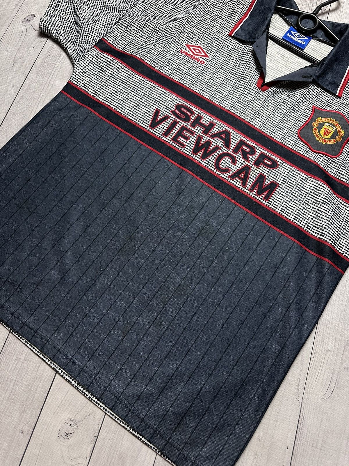 Umbro × Vintage Vintage Umbro Manchester United soccer jersey size L polo Size US L / EU 52-54 / 3 - 3 Thumbnail