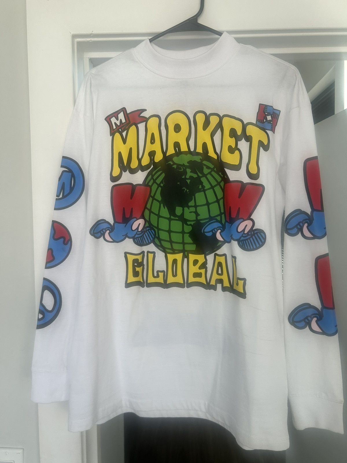 Market Market runs the world mock neck Size US L / EU 52-54 / 3 - 1 Thumbnail