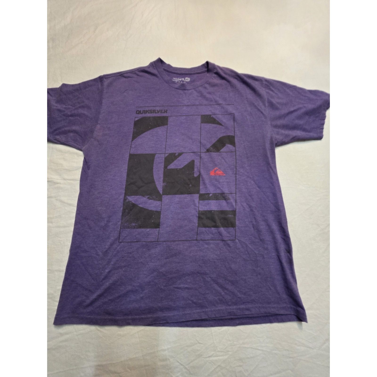 Quiksilver Quicksilver Men's Size Large Vintage Short Sleeve Purple Size US L / EU 52-54 / 3 - 1 Thumbnail