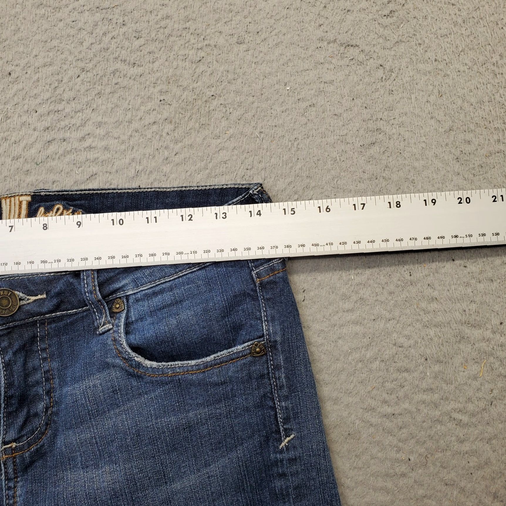Vintage KUT from the Kloth Jean Shorts Womens 4 Blue Denim Stretch Cuffed Outdoor Shirt Bermuda Casual Size 27" / US 4 / IT 40 - 5 Thumbnail