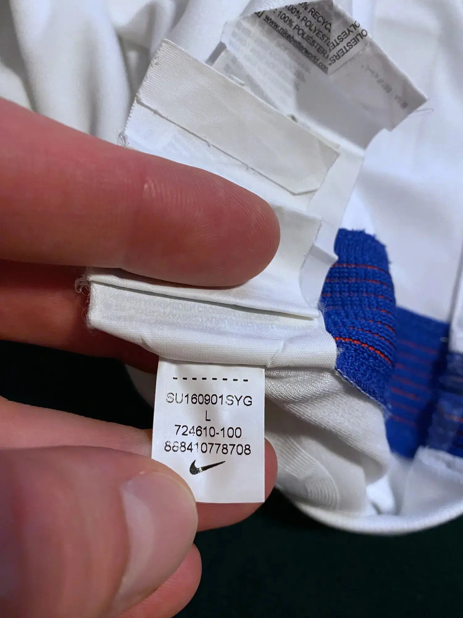 Nike England 2016 football Soccer Jersey Nike shirt size L Size US L / EU 52-54 / 3 - 5 Thumbnail