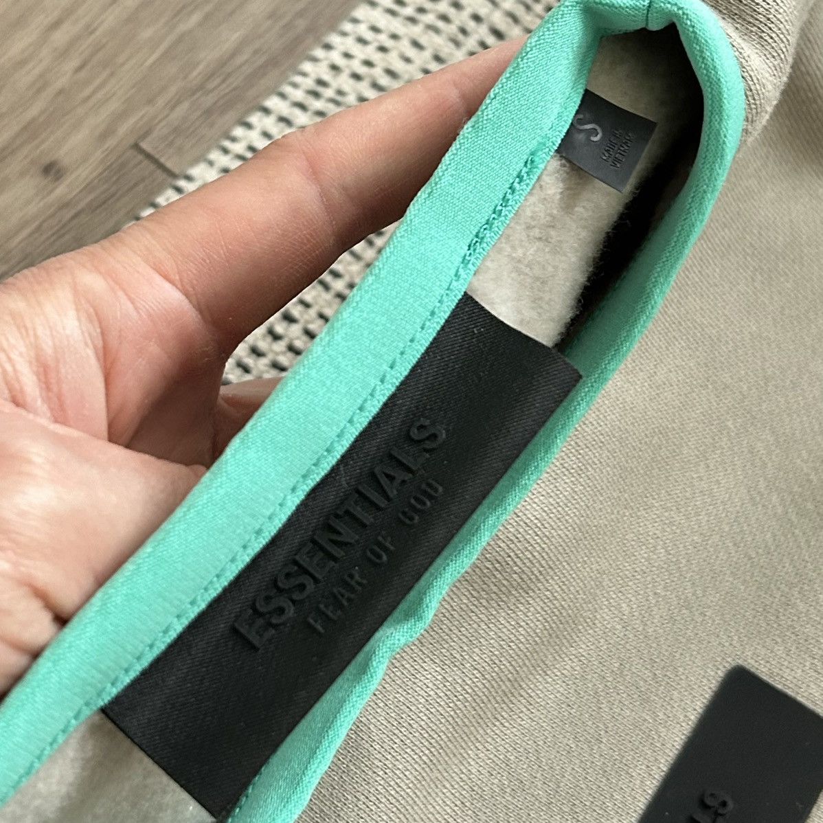 Fear of God 2024 Fear of God Essentials Crewneck sz S Size US S / EU 44-46 / 1 - 4 Thumbnail