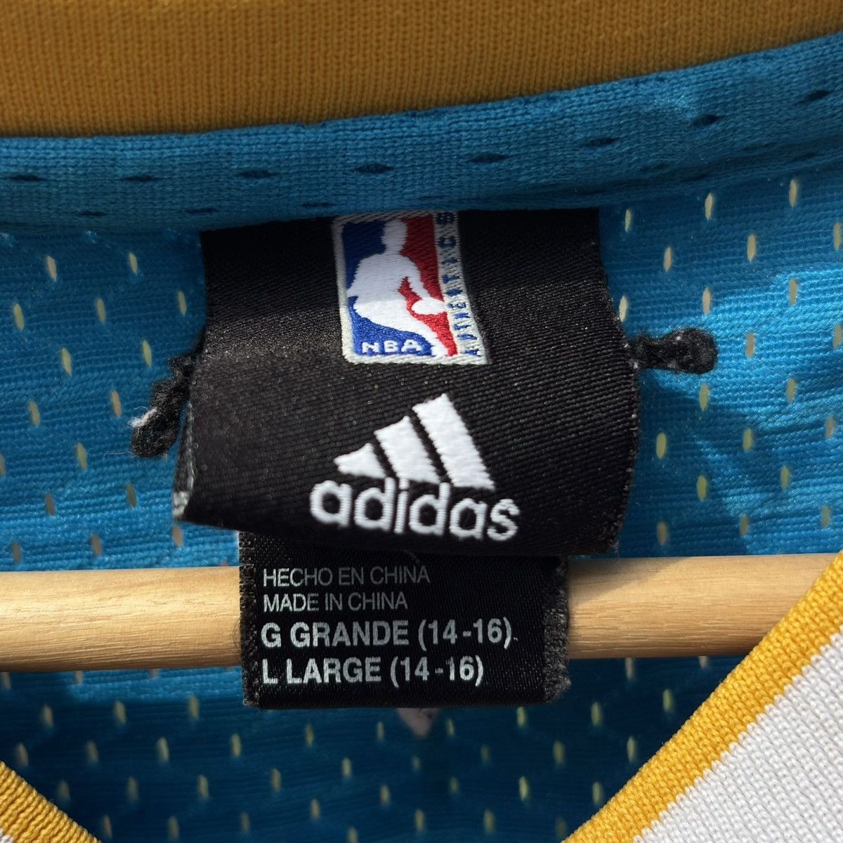 Adidas Vintage Adidas NBA ‘Chris Paul’ New Orleans Hornets Jersey Size US L / EU 52-54 / 3 - 3 Thumbnail