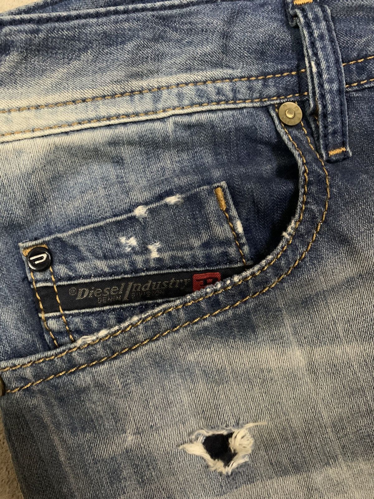 Diesel Diesel Blue Eyecons 2016/2Edition Blue Wash Distressed Jeans Size US 32 / EU 48 - 6 Thumbnail