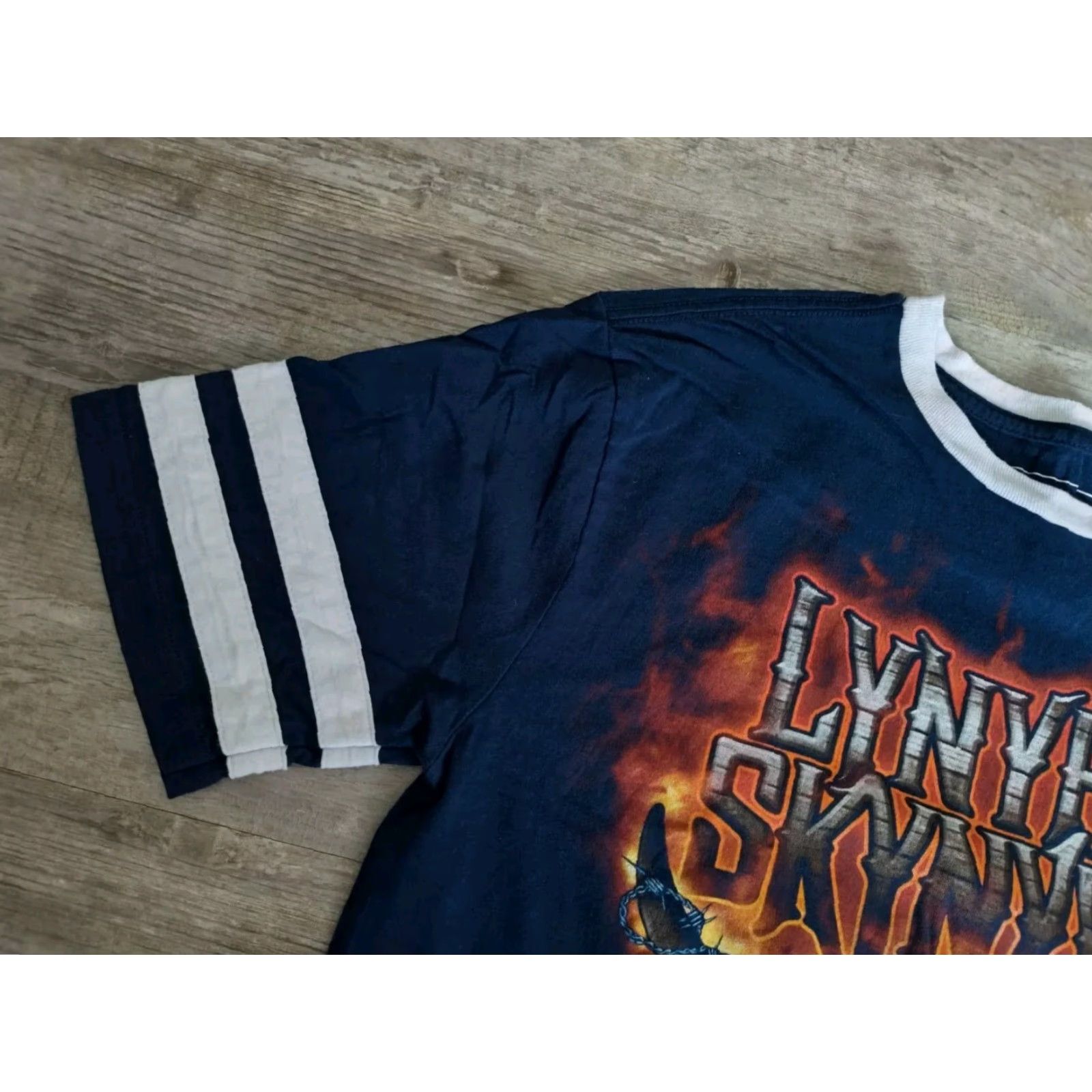 Olive Lynyrd Skynyrd Band Concert T-Shirt Live Nation Men's Medium Blue Jersey Short Sleeve Rock Flag Music USA Size US M / EU 48-50 / 2 - 5 Thumbnail