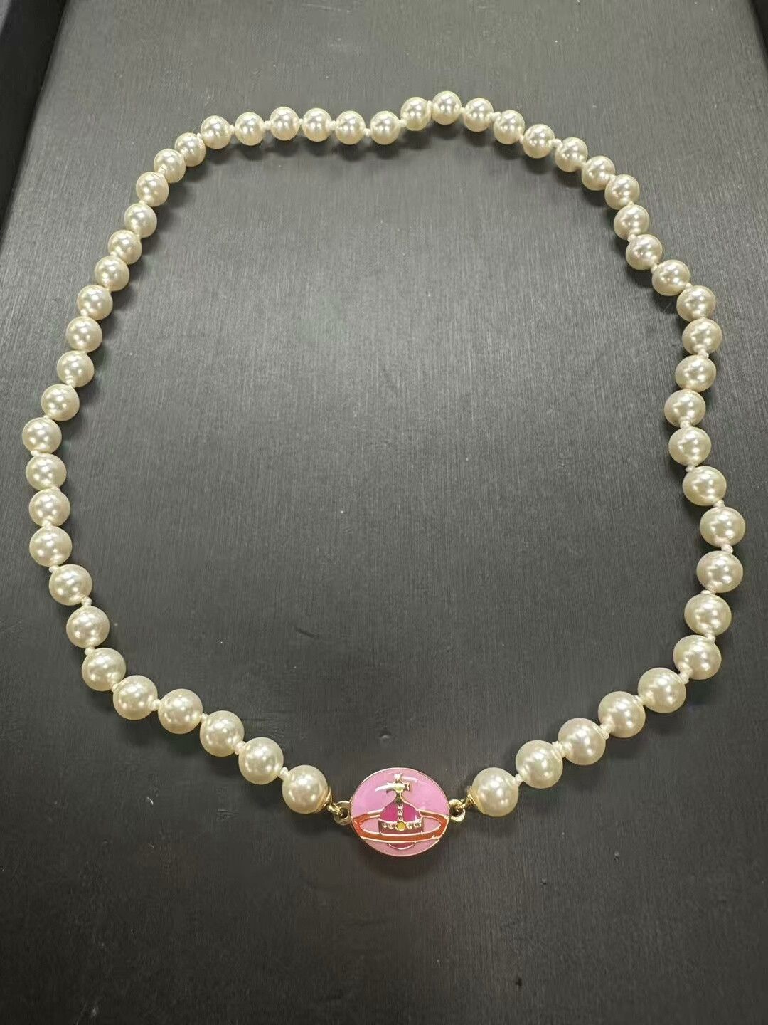 vivienne westwood pearl necklace with enamel clasp