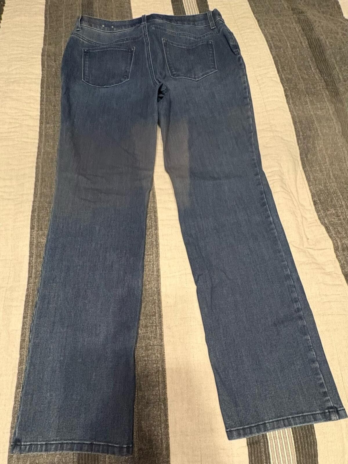 Chicos Chico’s fabulously slimming jeans Size 32" / US 10 / IT 46 - 2 Thumbnail