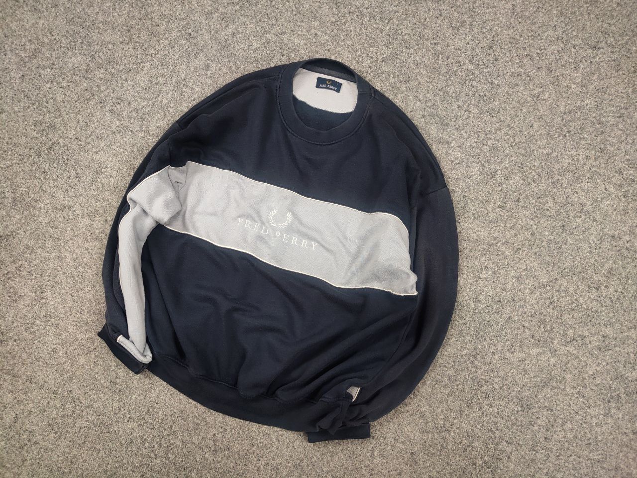 Fred Perry Vintage 90's Fred Perry Embroidered Crew chek Sweatshirt Size US L / EU 52-54 / 3 - 3 Thumbnail