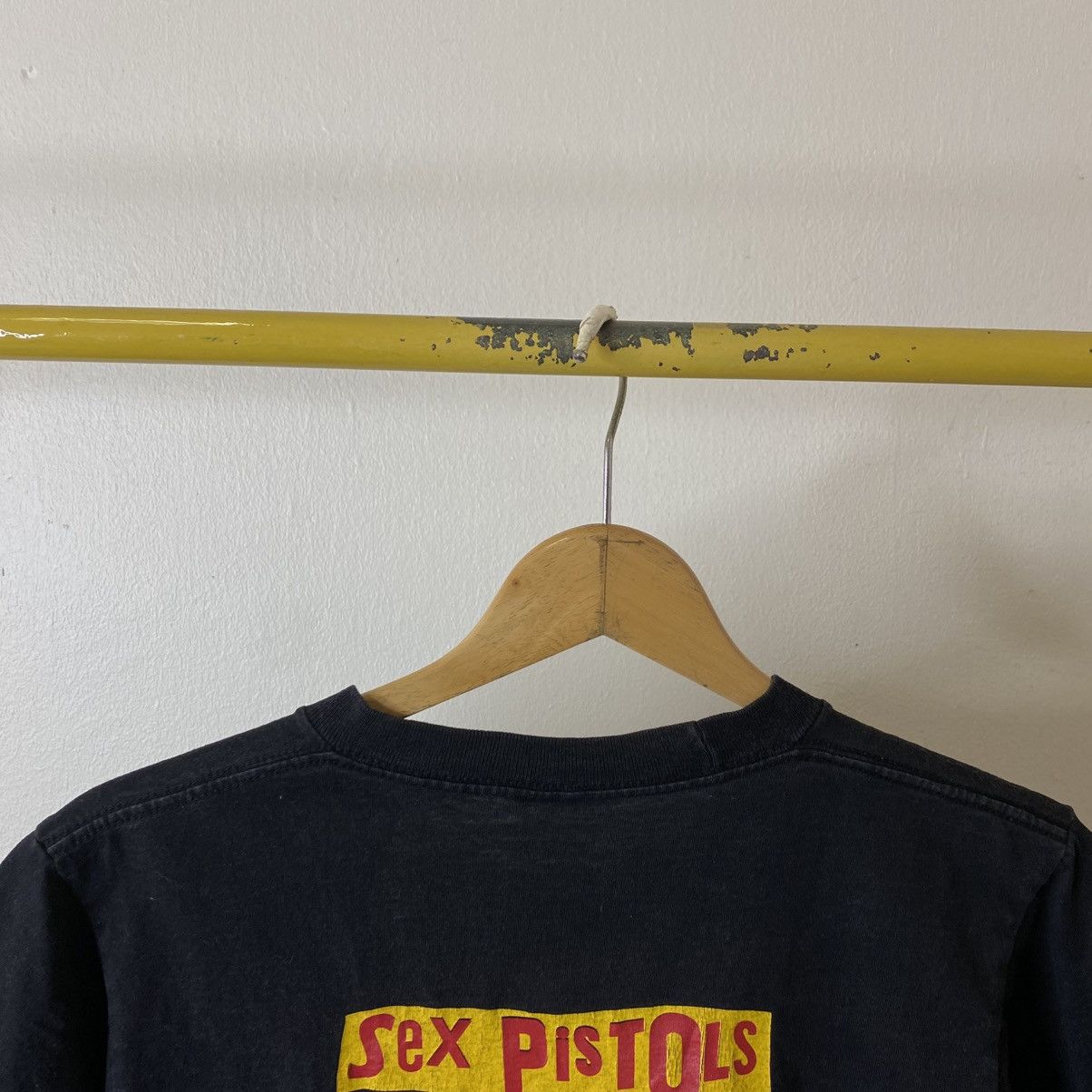 Band Tees Vintage 2000s Sex Pistols Sid Vicious Punk Band T Shirt Size US S / EU 44-46 / 1 - 7 Thumbnail