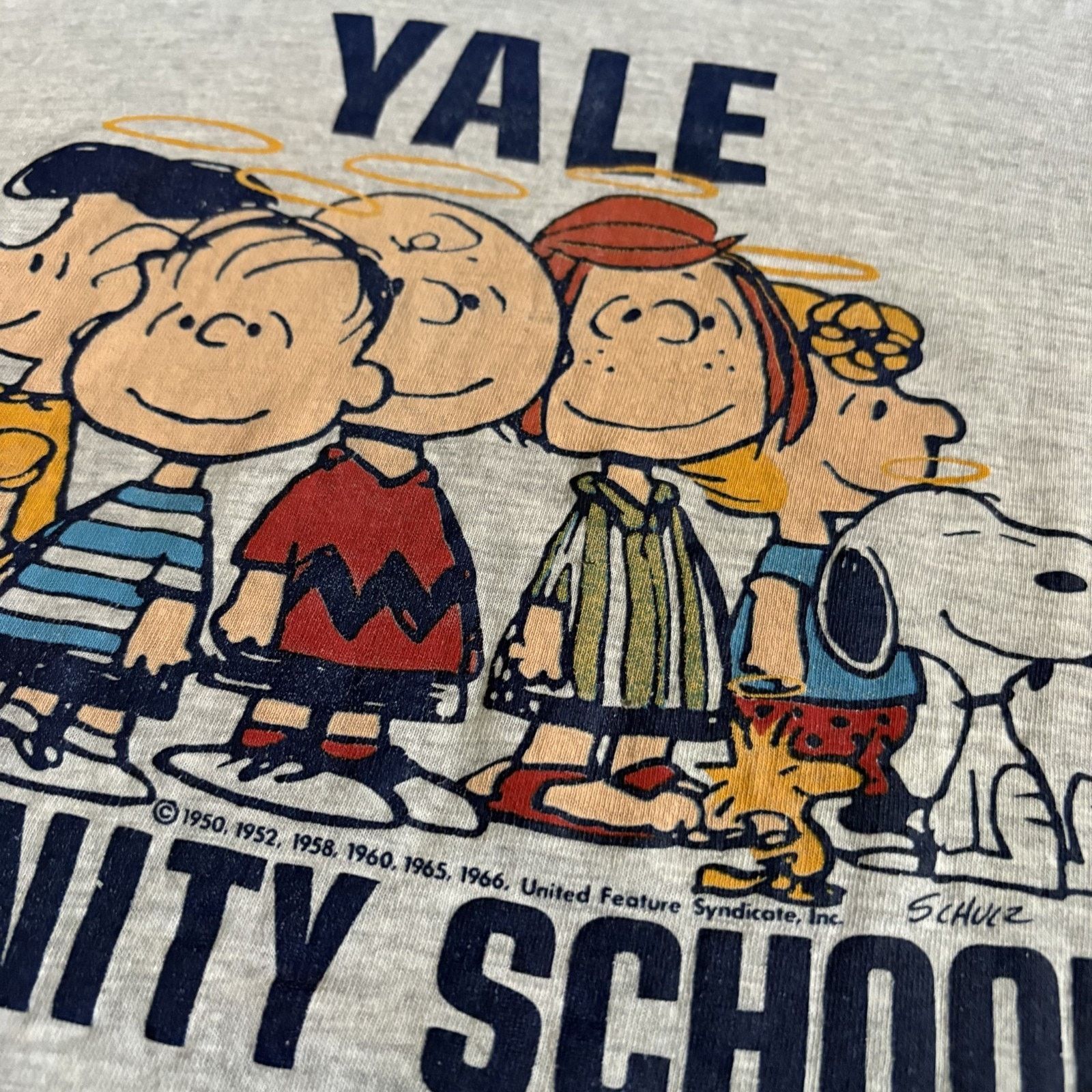 Vintage Vintage Snoopy Peanuts Yale University T-Shirt Men's Size L Size US L / EU 52-54 / 3 - 3 Thumbnail