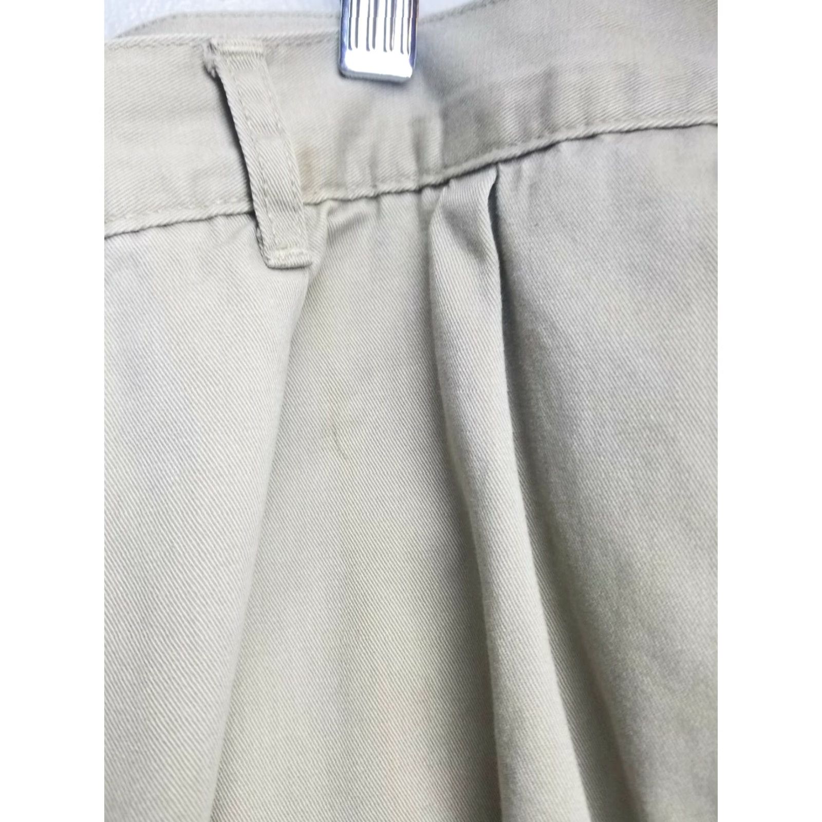 Vintage VINTAGE Warner Bros Studio Store Taz Bugs Golf Golfing Shorts Khaki Mens XXXL Beige 100% Cotton Pleated Front Zip Casual Shorts Men Size US 39 - 4 Thumbnail
