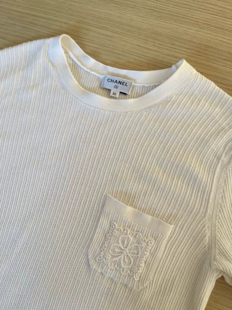 Chanel Chanel 24p white short sleeves Size XS / US 0-2 / IT 36-38 - 4 Thumbnail