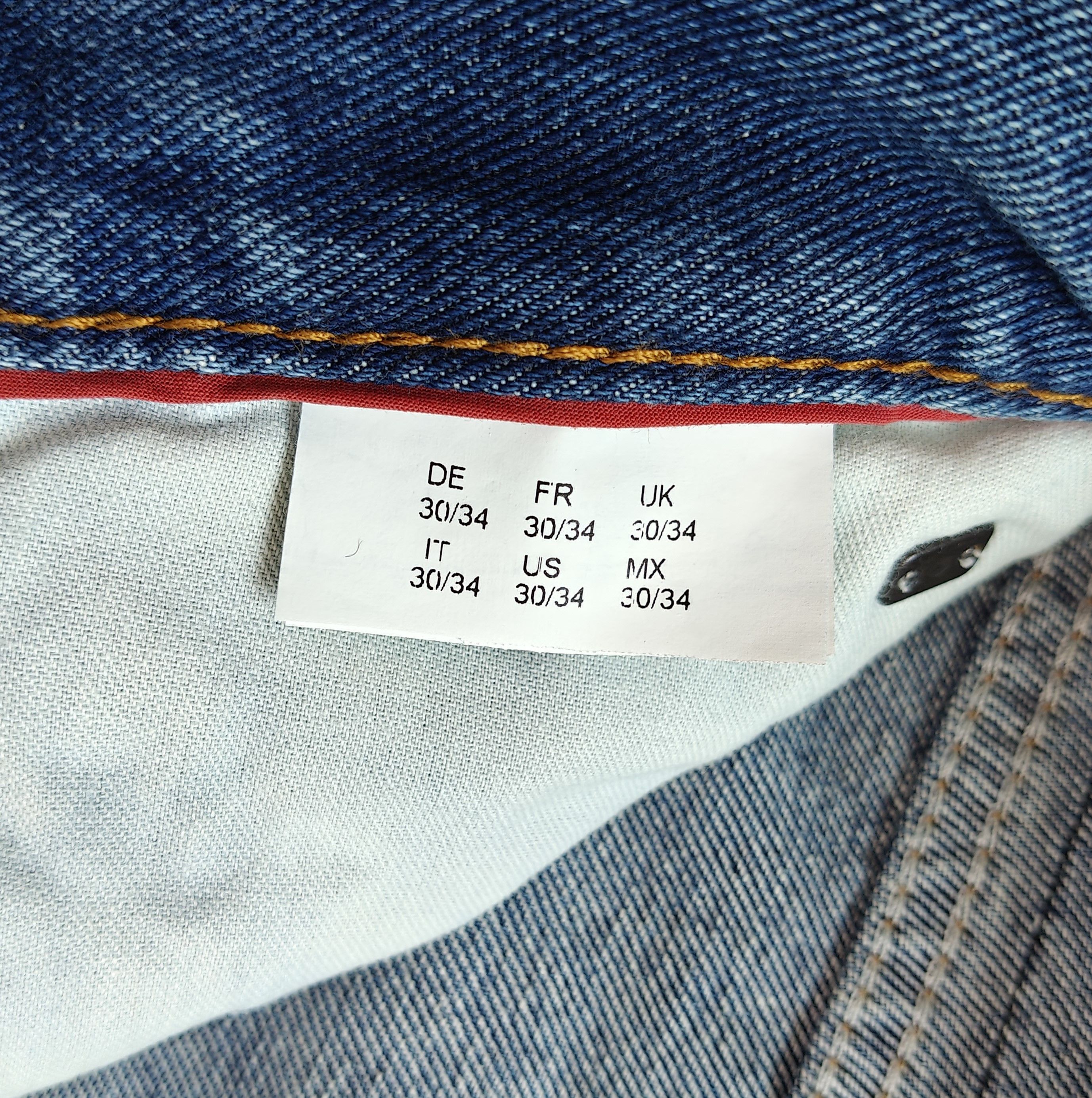 Hugo HUGO Relaxed Tapered Fit men's Jeans Free Shipping T/6077 Size US 30 / EU 46 - 10 Thumbnail