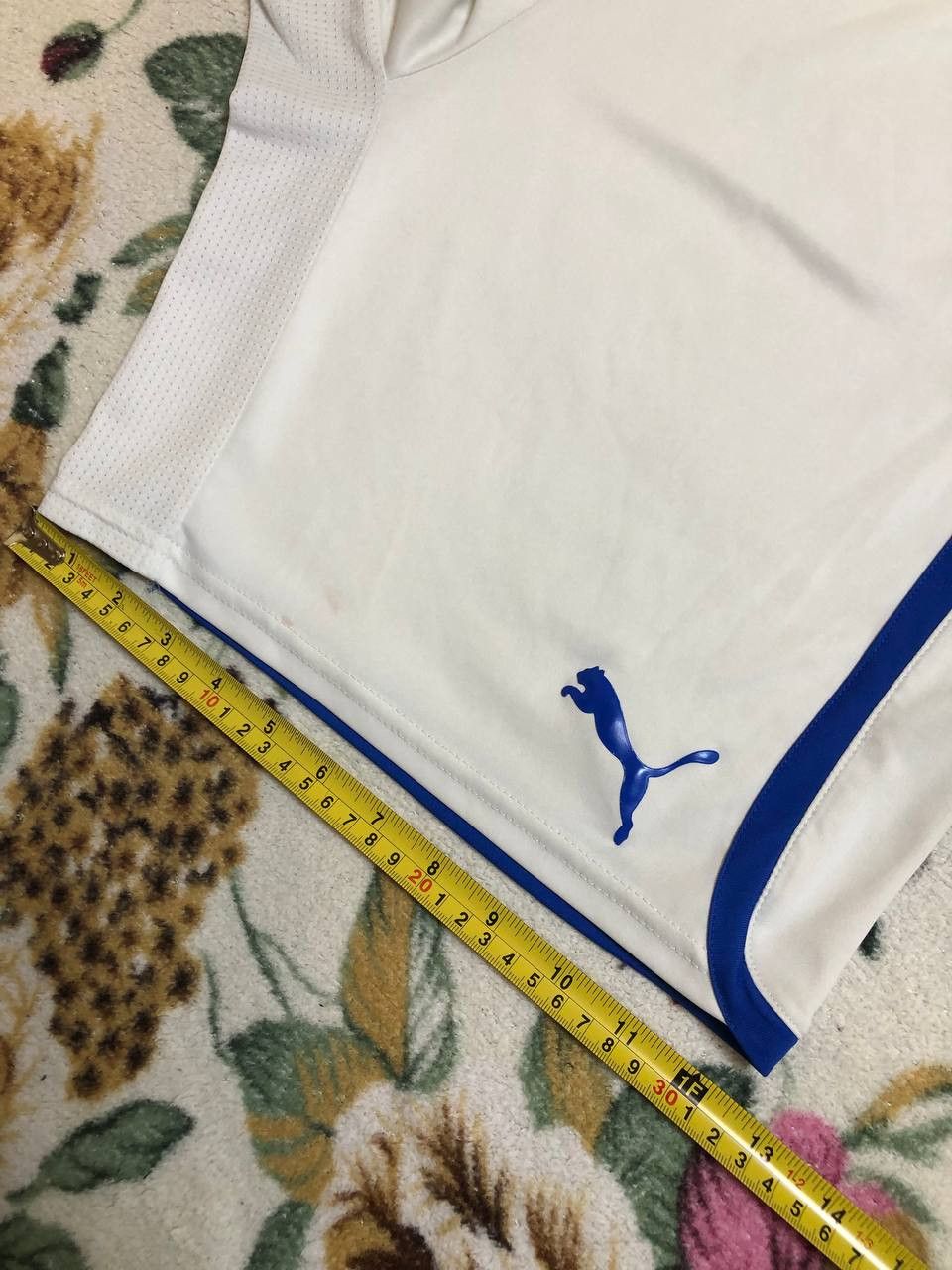 Puma ITALY 2012/2013 AWAY FOOTBALL SHORTS PUMA SIZE L ADULT Size US 34 / EU 50 - 13 Thumbnail