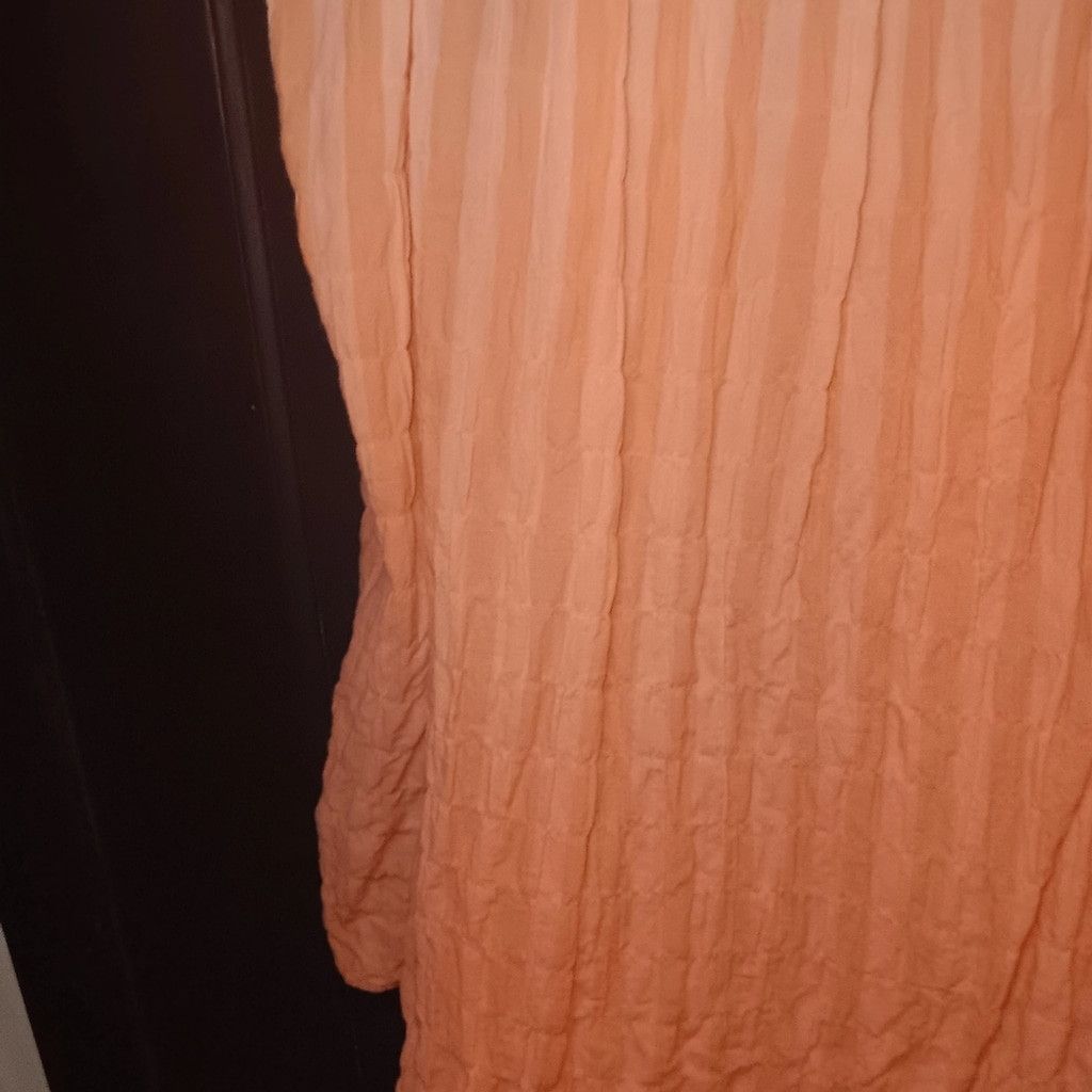 Torrid Torrid 2x, sleeveless top, Orange crinkled material, nwot Size XL / US 12-14 / IT 48-50 - 5 Thumbnail