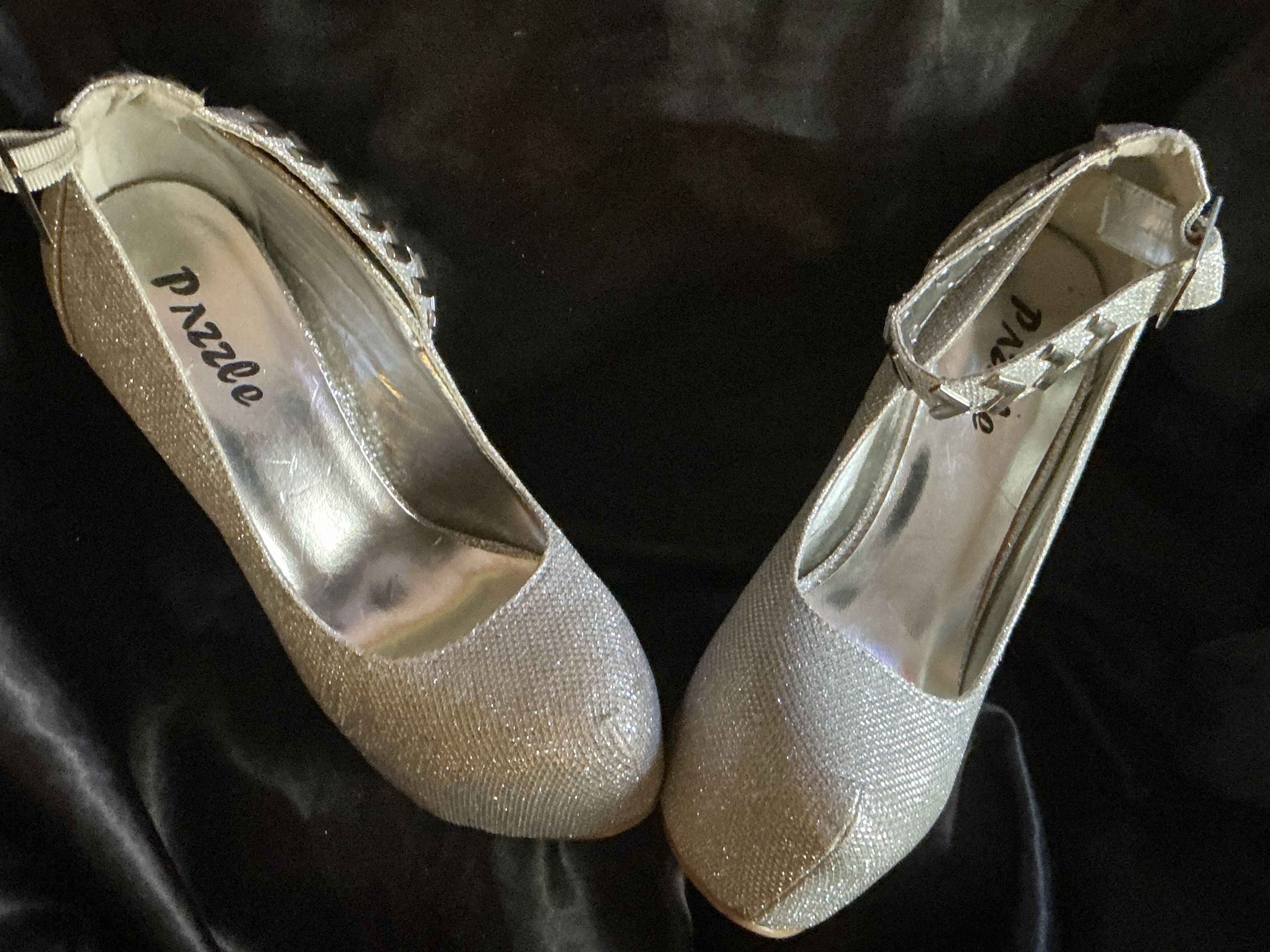 Other Gorgeous PAZZLE 5-inch silver glitter stiletto $90 OBO Size US 6 / IT 36 - 13 Thumbnail