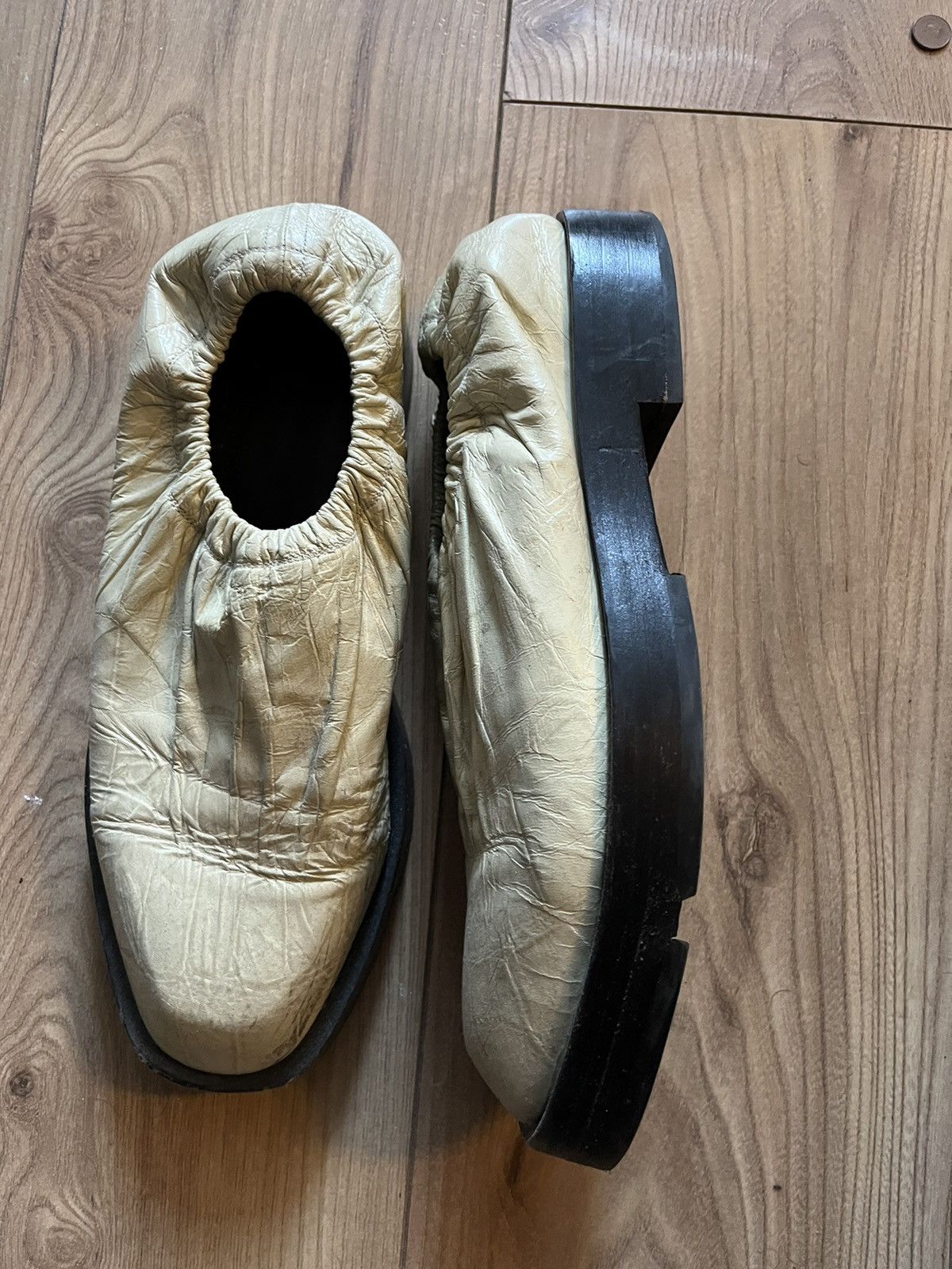 Givenchy Givenchy cream elastic leather shoes Size US 10 / EU 43 - 2 Thumbnail