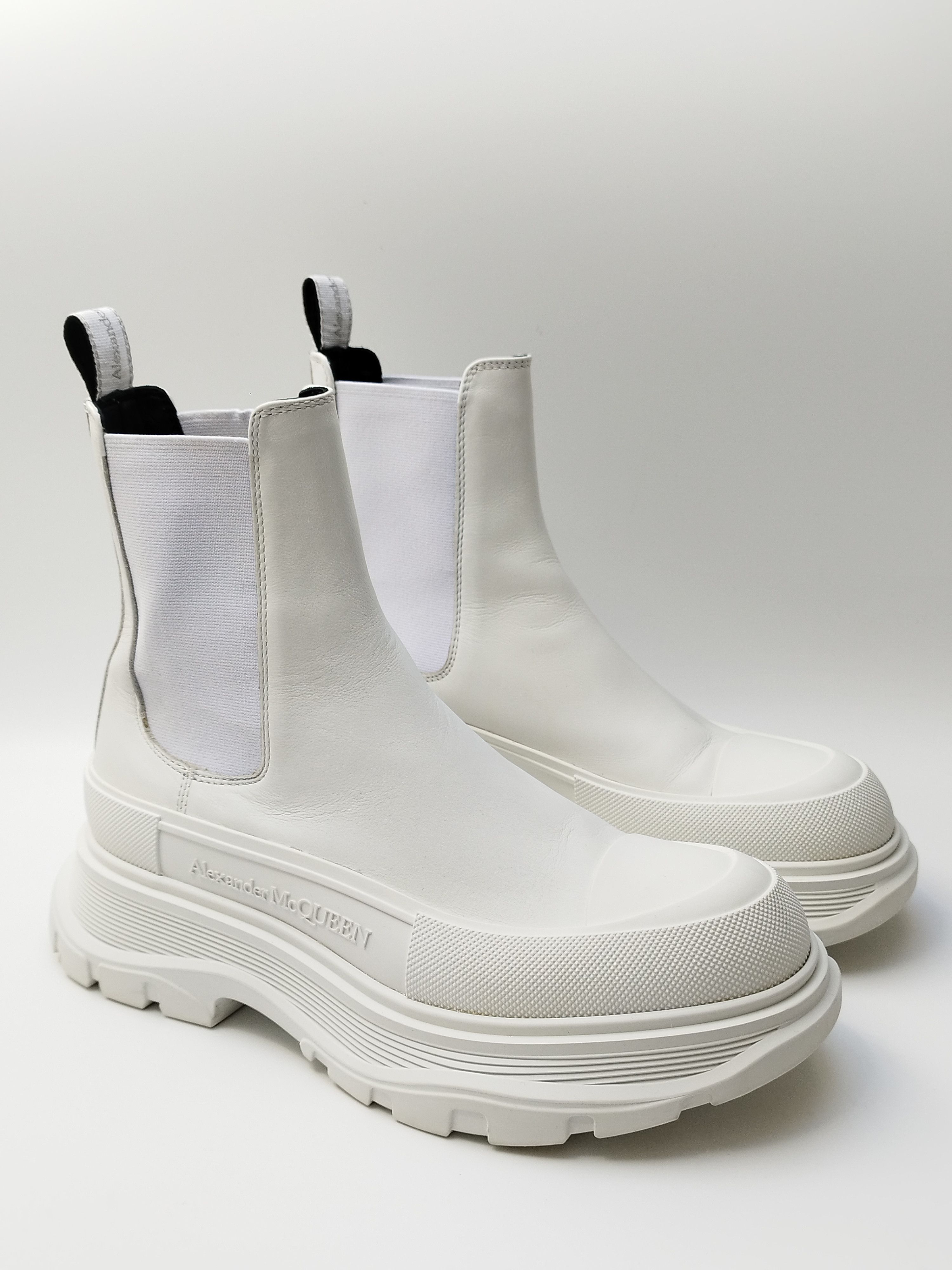 Alexander McQueen Alexander McQueen Chelsea white boots Size US 7.5 / IT 37.5 - 1 Thumbnail