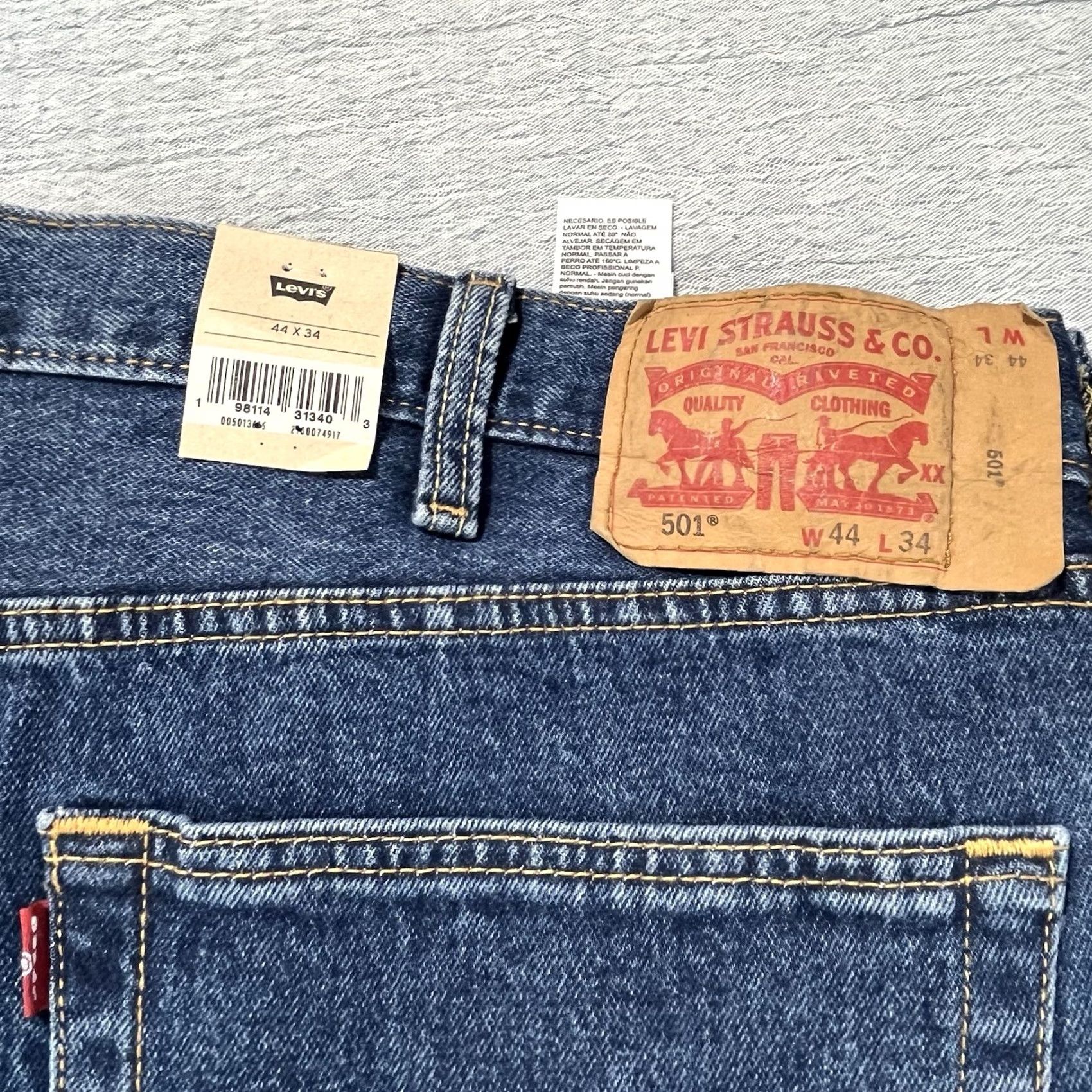 Levi's VINTAGE? LEVI'S 501 Jeans Mens 501 Original Straight Jeans Regular Button Fly Stretch 44X34 Blue Denim NWT Size US 44 / EU 60 - 2 Thumbnail