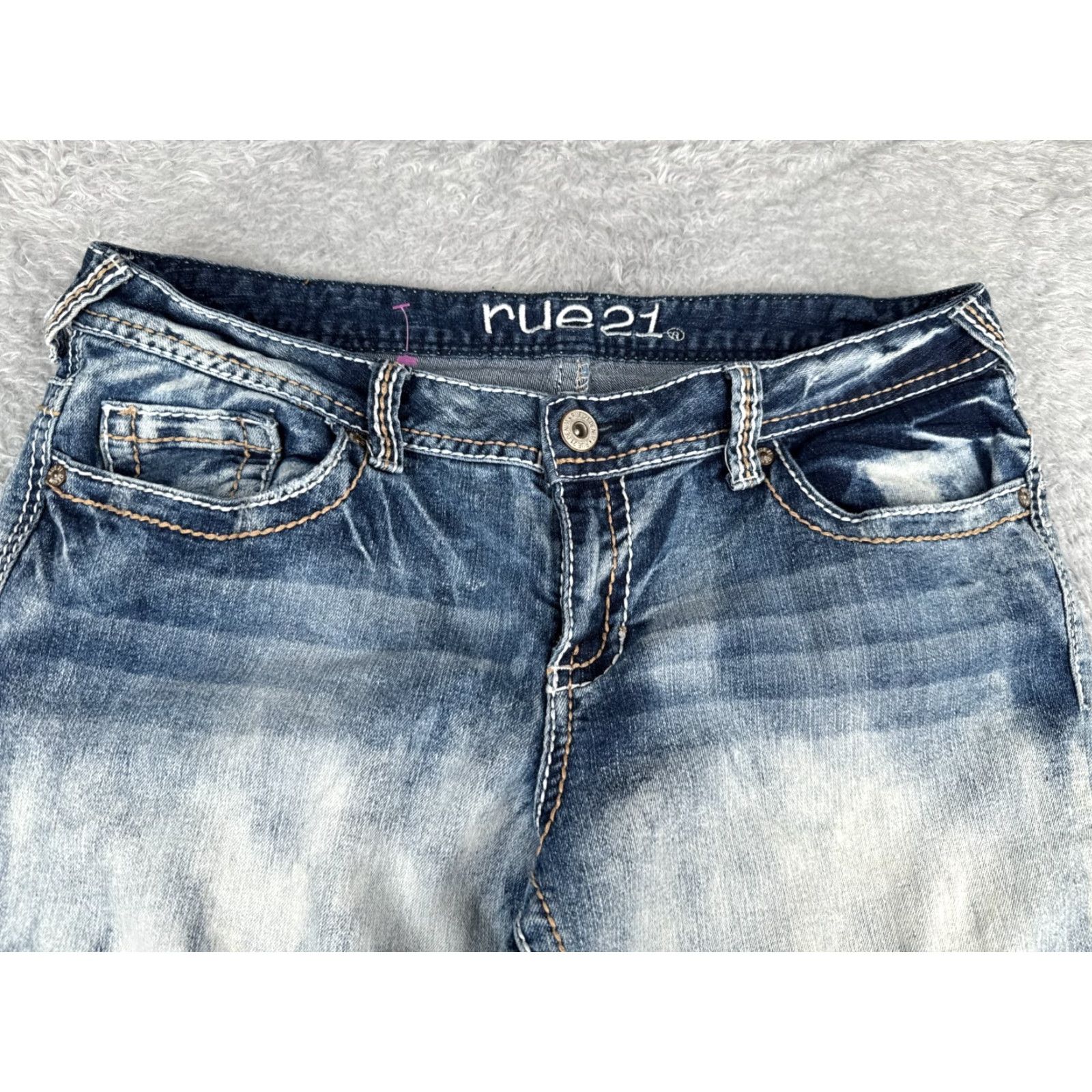 Vintage Rue21 Jeans Juniors 11 Mid Blue Denim Crop Bootcut 32x24 Embroidered Rhinestone Women's Jeans 5-Pocket Cotton Blend Denim Vintage No Size 32" / US 10 / IT 46 - 4 Thumbnail