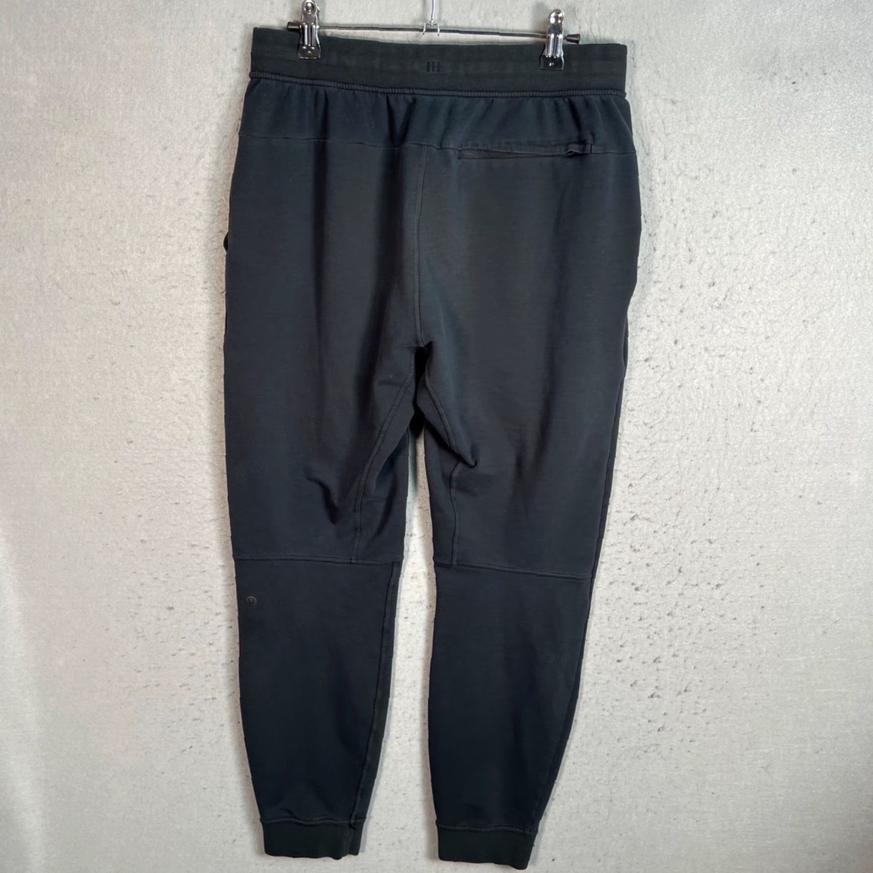 Lululemon Lululemon Mens Size Medium Black Jogger Sweatpants Drawstring Waist Stretch Pants Size US 31 - 2 Thumbnail