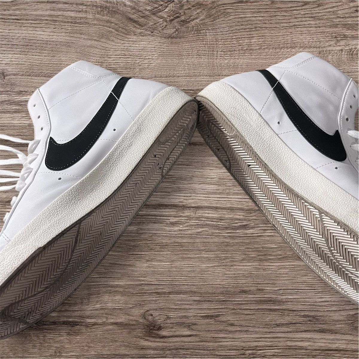 Nike NIKE BLAZER MID '77 VINTAGE CASUAL SHOES Size US 13 / EU 46 - 8 Thumbnail