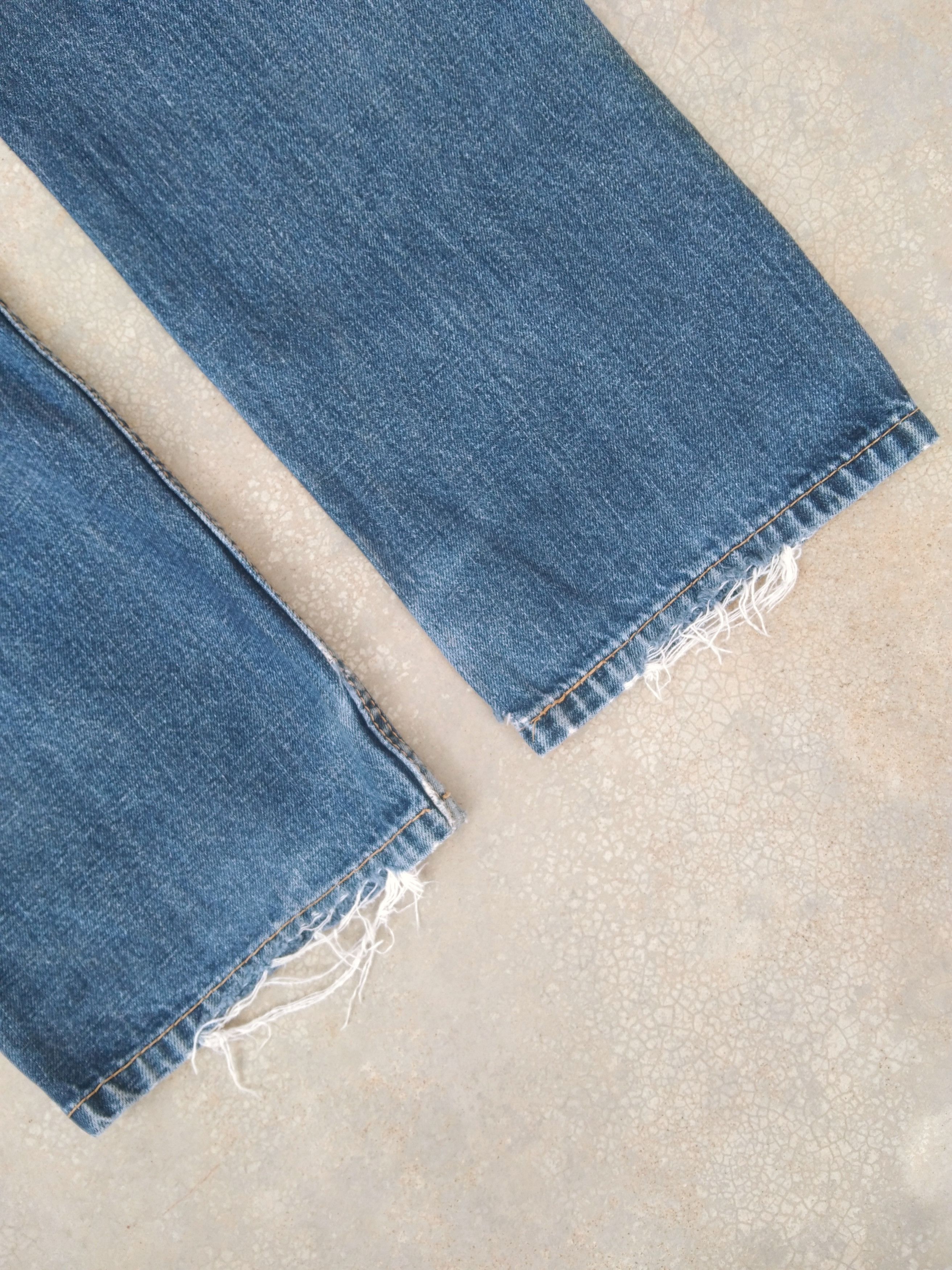 Jean × Levi's × Vintage Vintage Levis 514 Straight Leg Distressed Jeans 32x29 Size US 32 / EU 48 - 4 Thumbnail