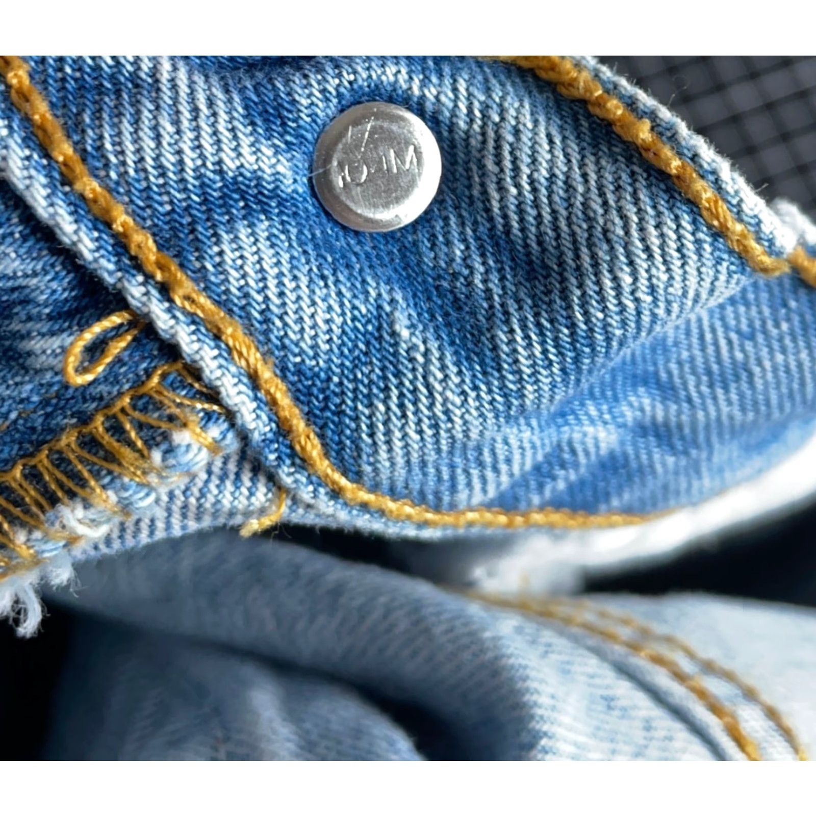 Levi's VINTAGE Levi's 501 Jeans Men 32 x 29.5 Blue Button Fly Straight Leg Regular 34 x 34 (Tag) 100% Cotton Denim Vintage Grunge Retro Size US 32 / EU 48 - 4 Thumbnail