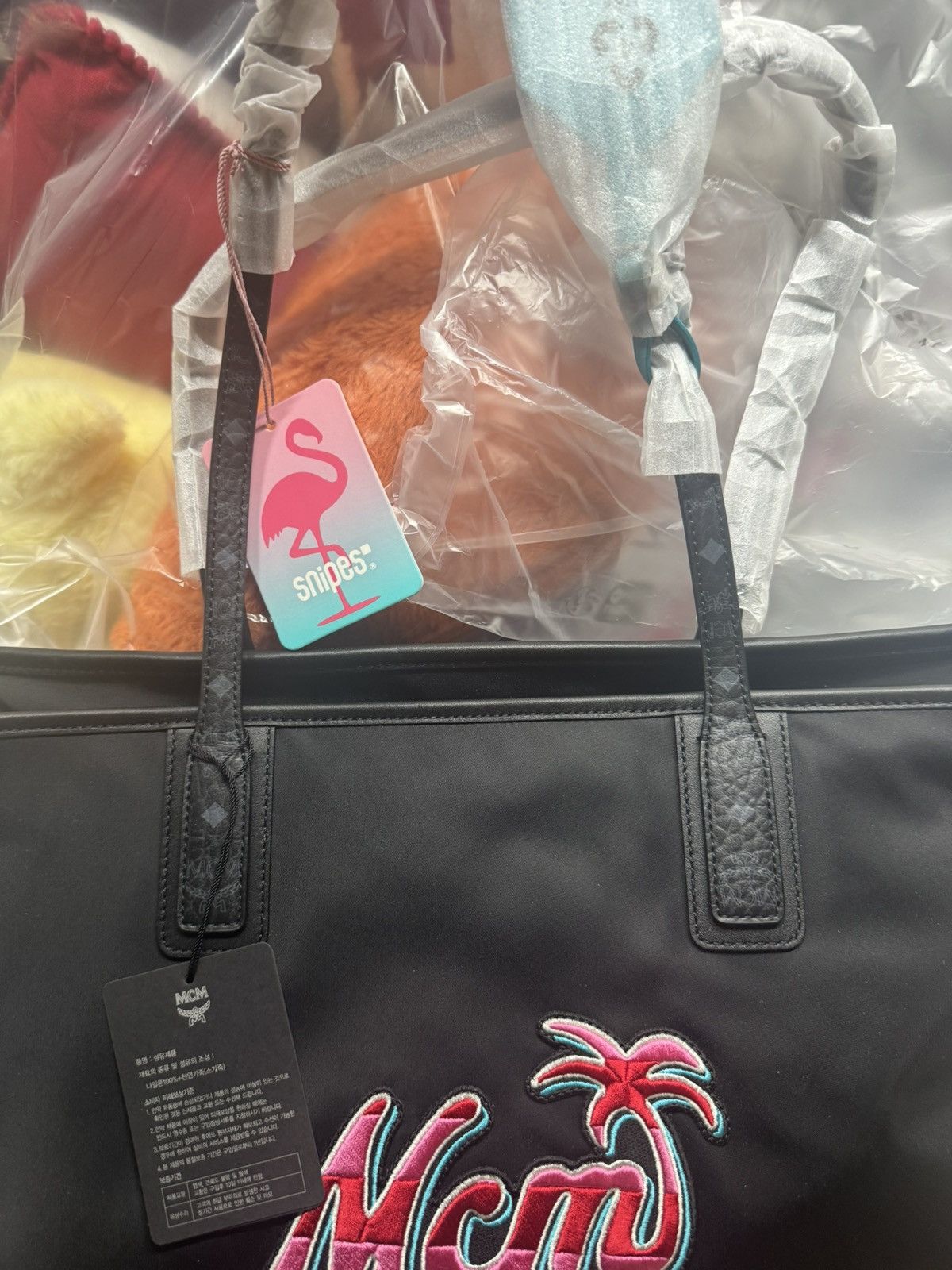MCM Mcm Black Embroidered Logo Tote Zip Closure Shoulder Strap Size ONE SIZE - 10 Thumbnail