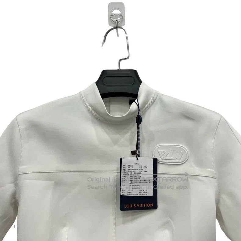Louis Vuitton Louis Vuitton Labeled hem logo presbyopic stand neck short Size XS / US 0-2 / IT 36-38 - 4 Thumbnail