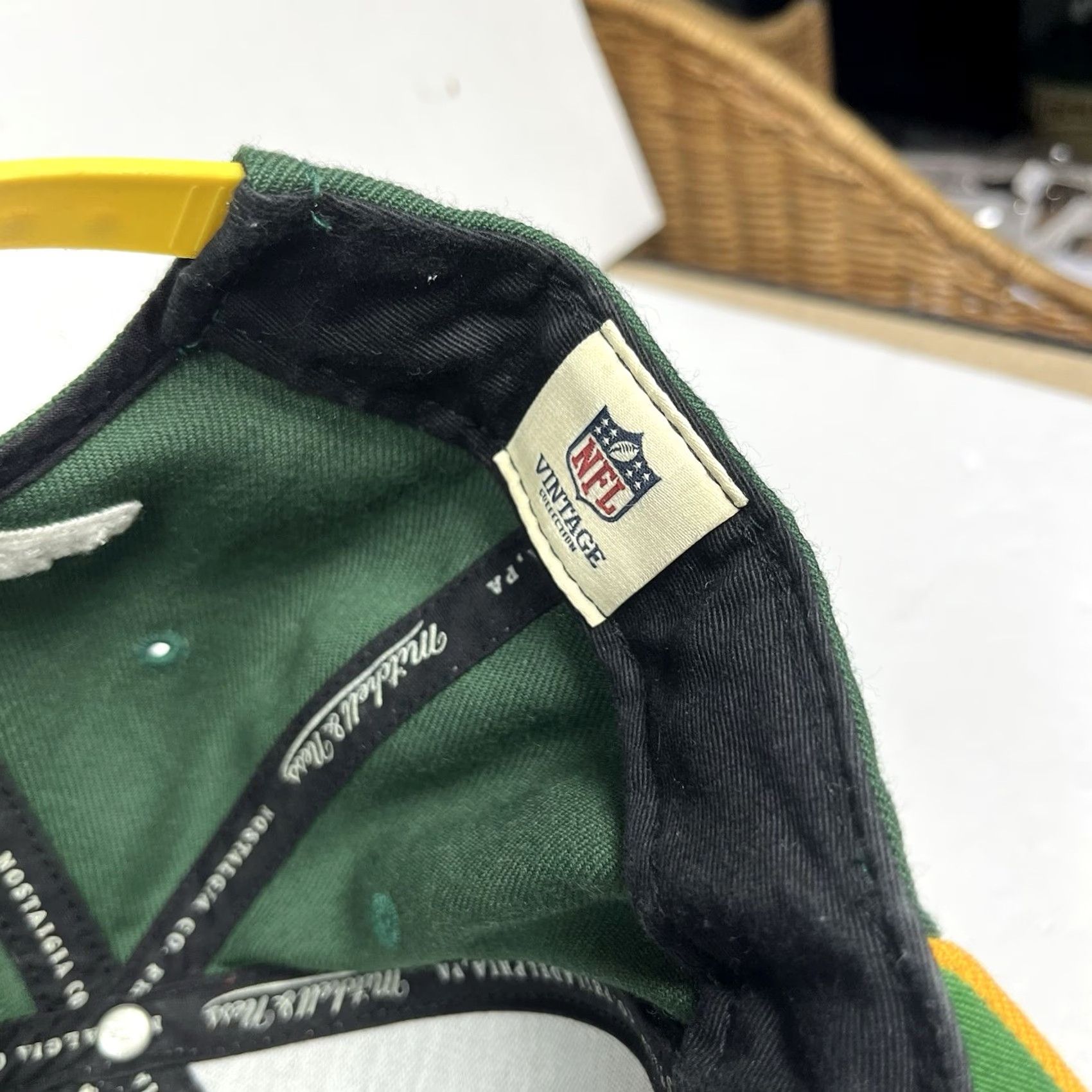 Mitchell & Ness Mitchell & Ness Green Bay Packers Green NFL Snapback Hat VTG Size ONE SIZE - 7 Thumbnail