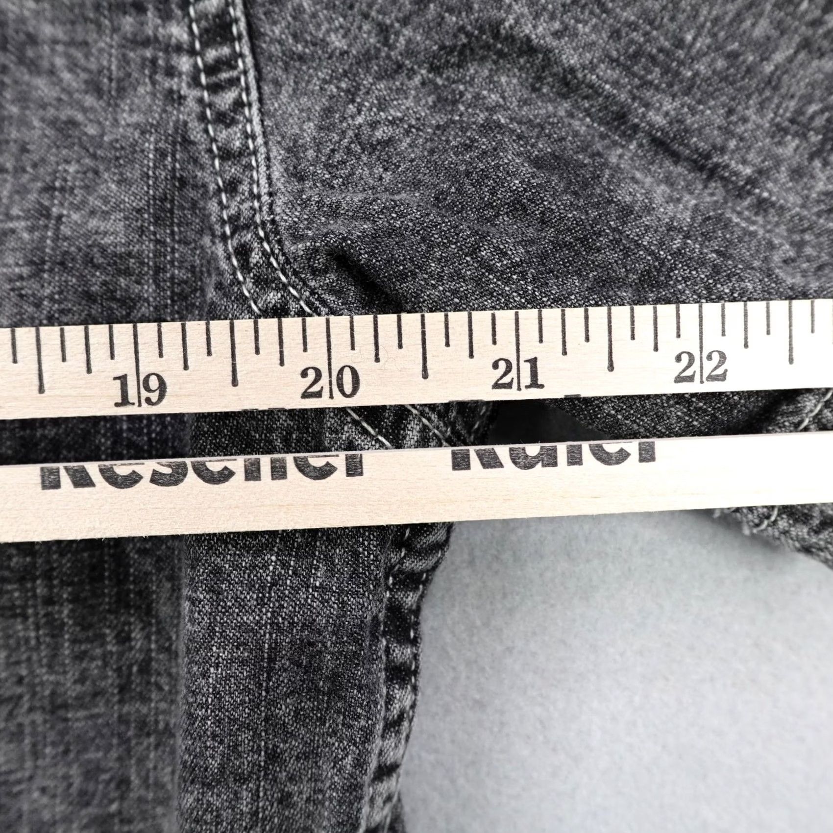Levi's Levi's Shirt Mens Large Gray Chambray Faded Washed Button Up Short Sleeve Work Size US L / EU 52-54 / 3 - 5 Thumbnail